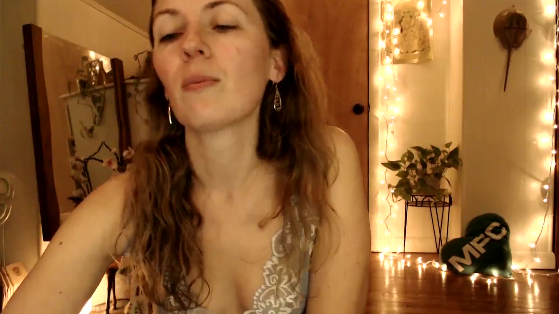 Gallery image thumbnail from WildflowerEm's myfreecams stream on, 02/01/2026, 24:32 image 6 of 20