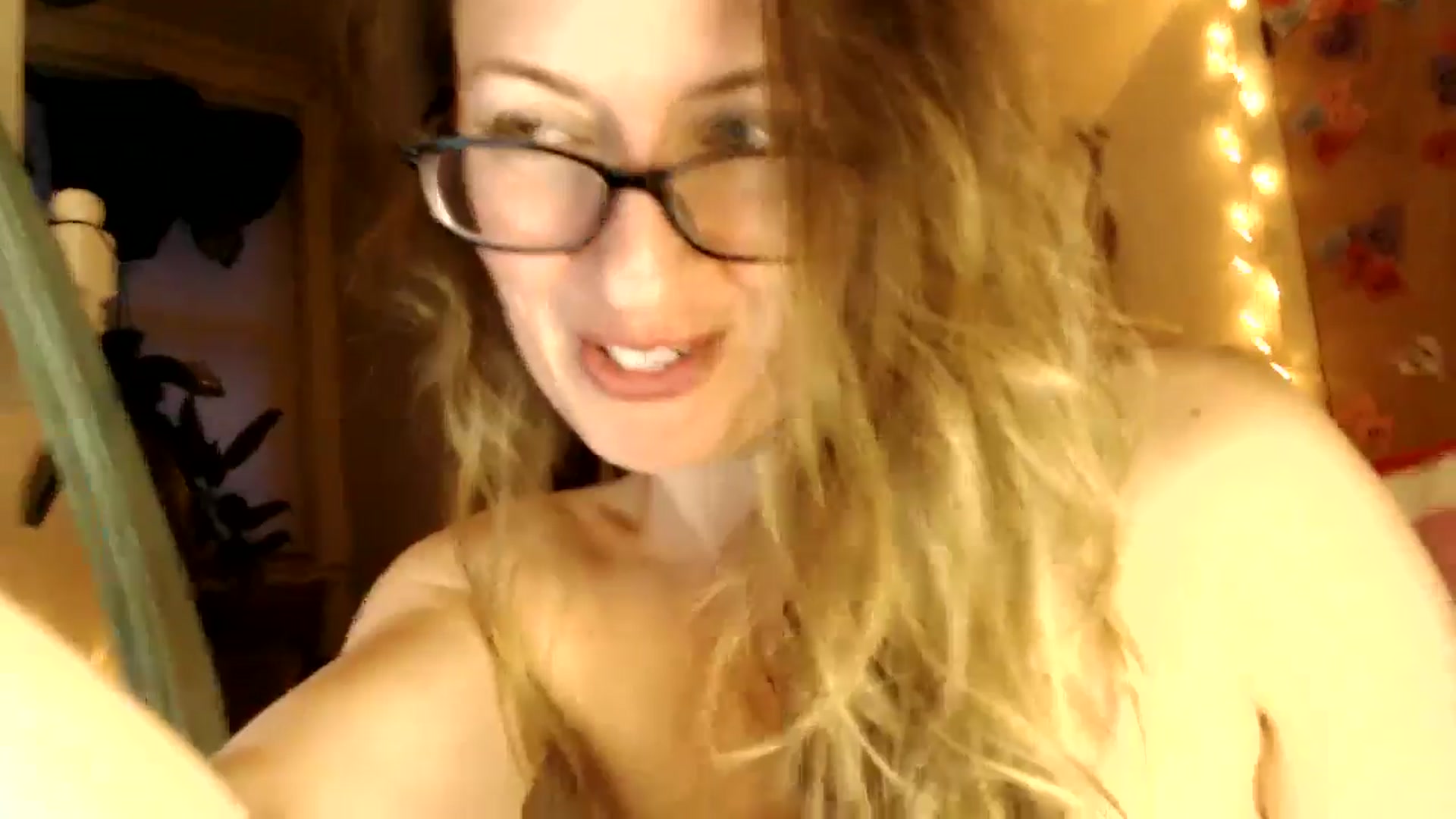 Gallery image thumbnail from WildflowerEm's myfreecams stream on, 02/08/2026, 23:06 image 16 of 20