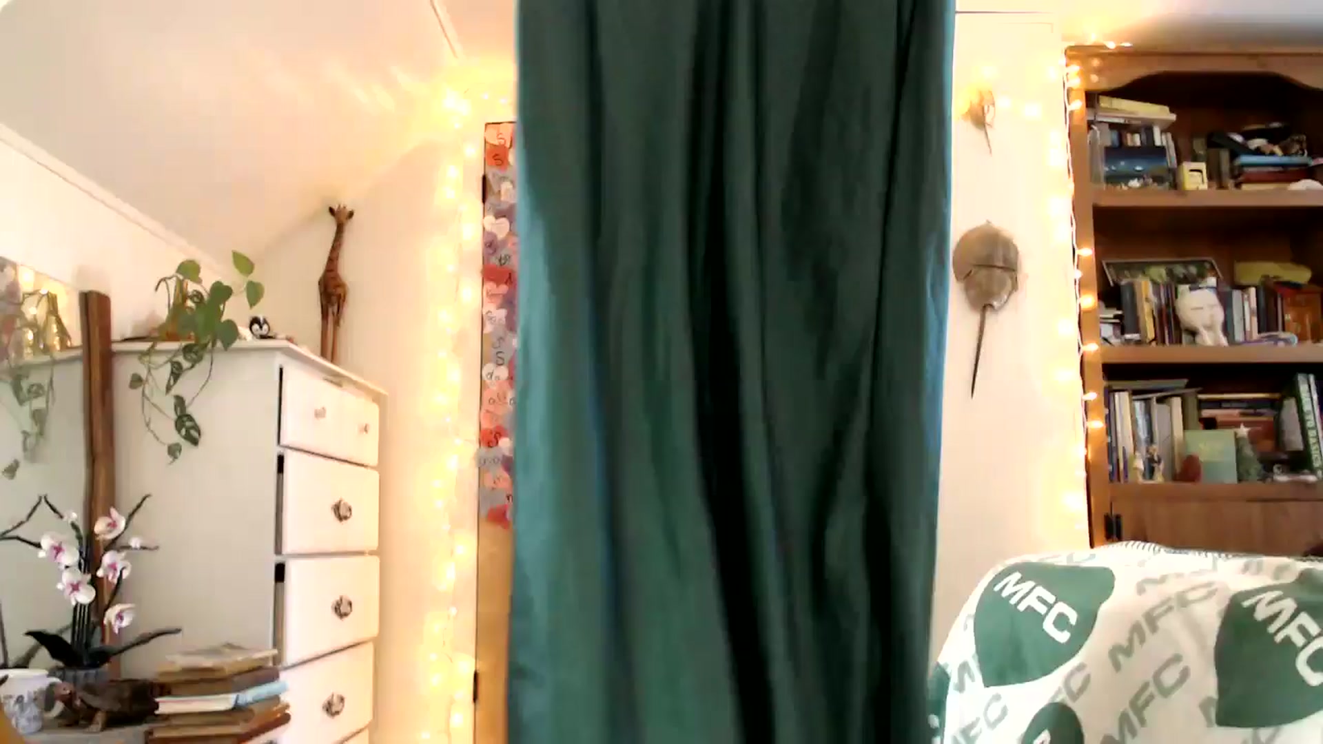 Gallery image thumbnail from WildflowerEm's myfreecams stream on, 03/04/2026, 20:04 image 19 of 20