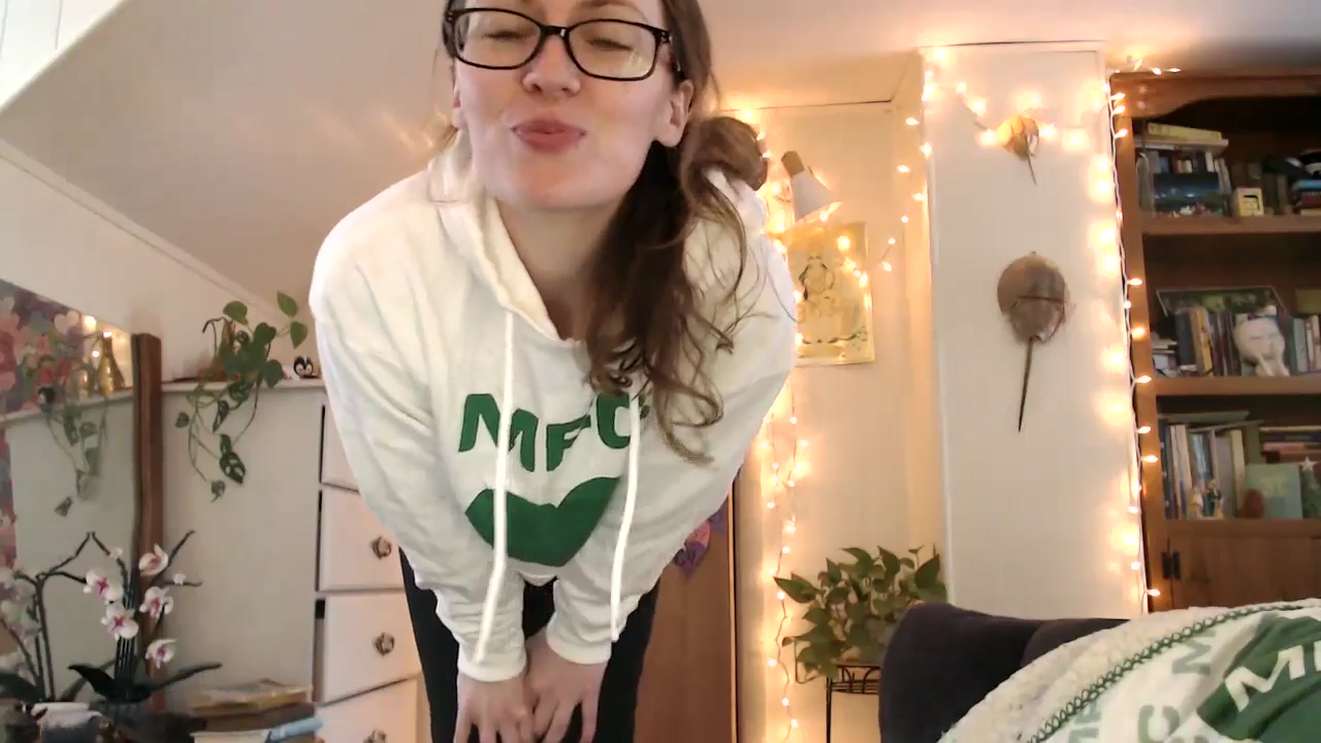 Gallery image thumbnail from WildflowerEm's myfreecams stream on, 03/05/2026, 18:51 image 14 of 20