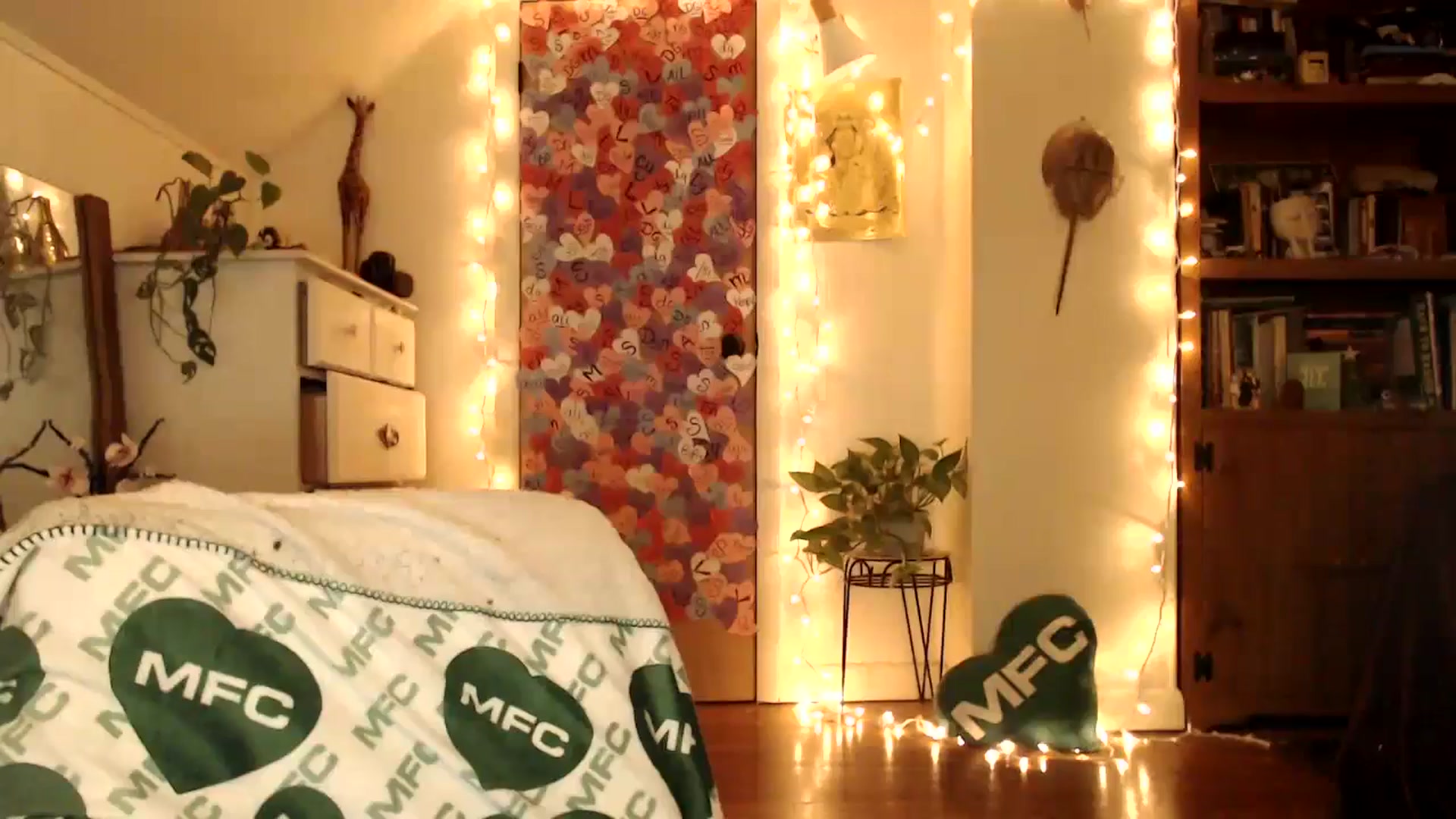 Gallery image thumbnail from WildflowerEm's myfreecams stream on, 03/15/2026, 24:02 image 6 of 20