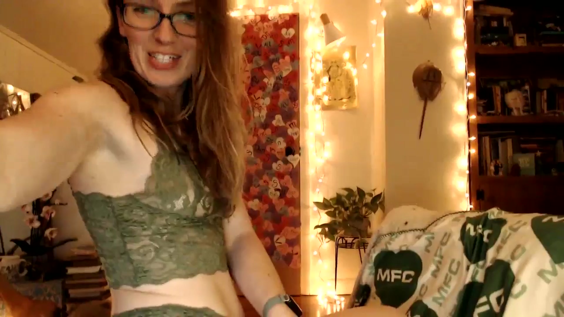Gallery image thumbnail from WildflowerEm's myfreecams stream on, 03/15/2026, 01:14 image 13 of 20