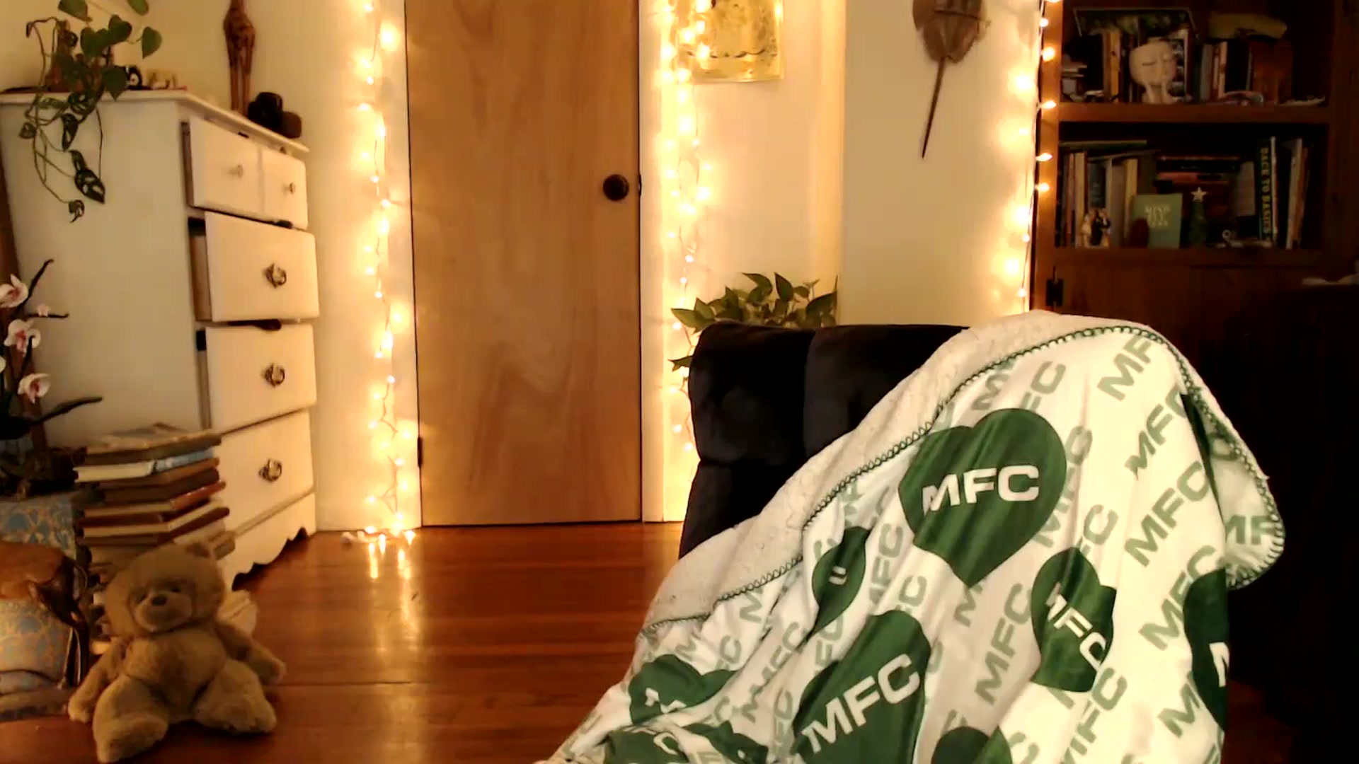 Gallery image thumbnail from WildflowerEm's myfreecams stream on, 03/22/2026, 20:45 image 19 of 20