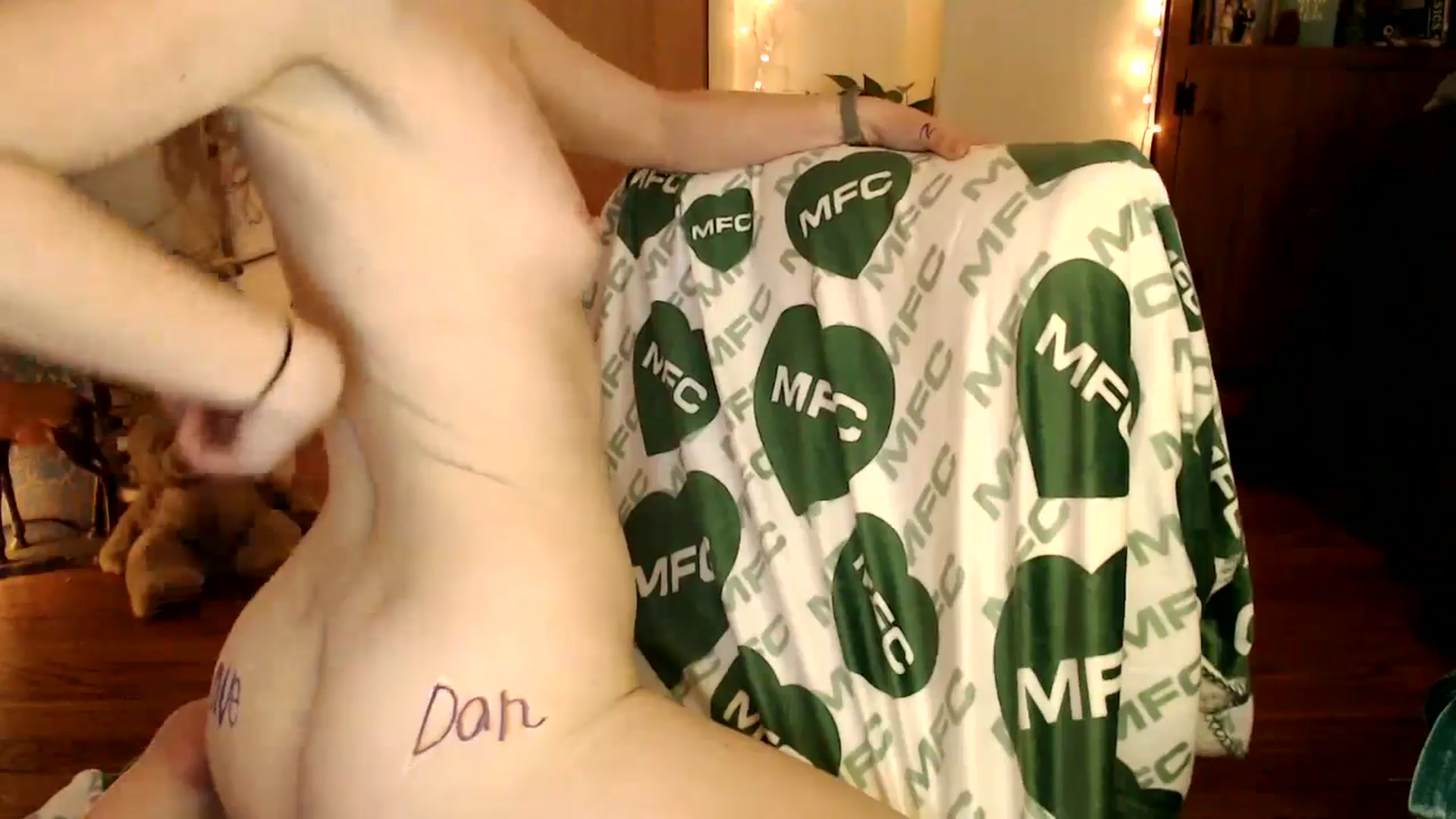 Gallery image thumbnail from WildflowerEm's myfreecams stream on, 03/22/2026, 21:35 image 19 of 20