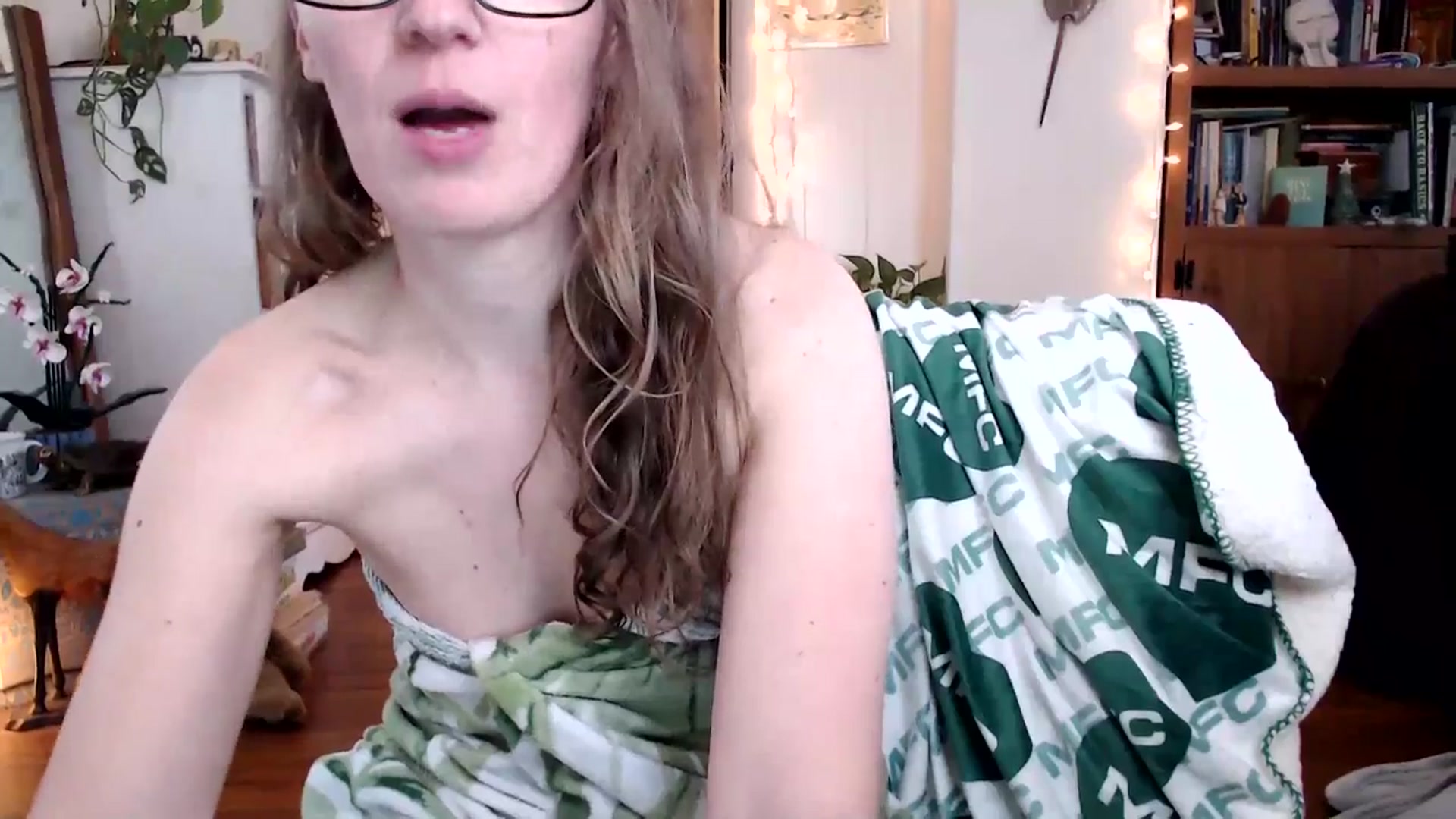 Gallery image thumbnail from WildflowerEm's myfreecams stream on, 03/26/2026, 19:18 image 12 of 20
