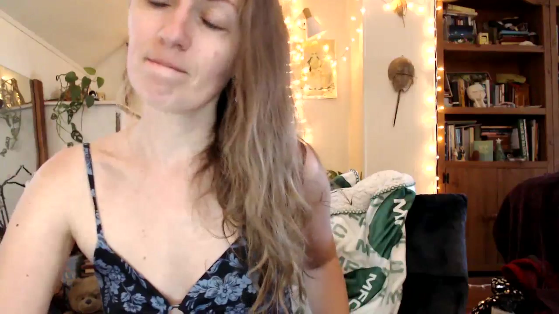 Gallery image thumbnail from WildflowerEm's myfreecams stream on, 04/16/2026, 18:23 image 6 of 20
