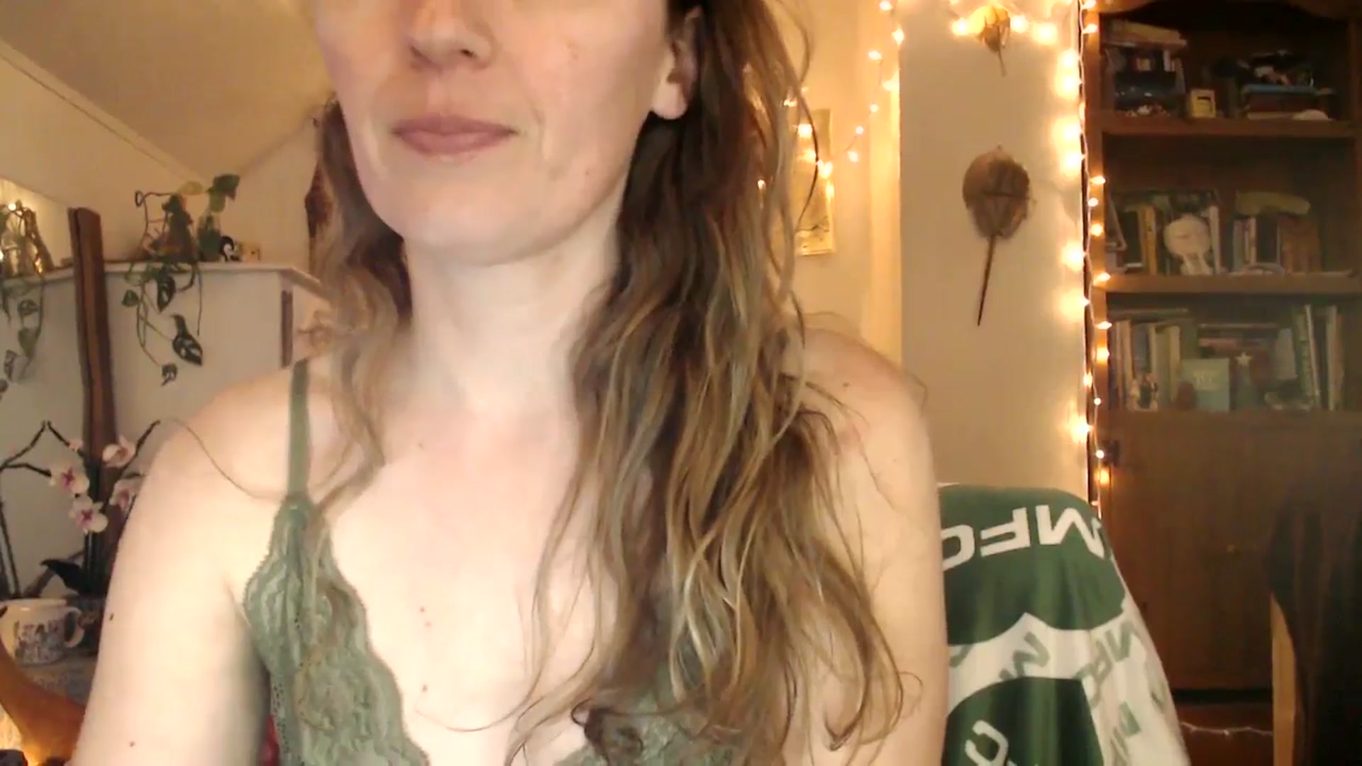 Gallery image thumbnail from WildflowerEm's myfreecams stream on, 04/22/2026, 22:13 image 14 of 20