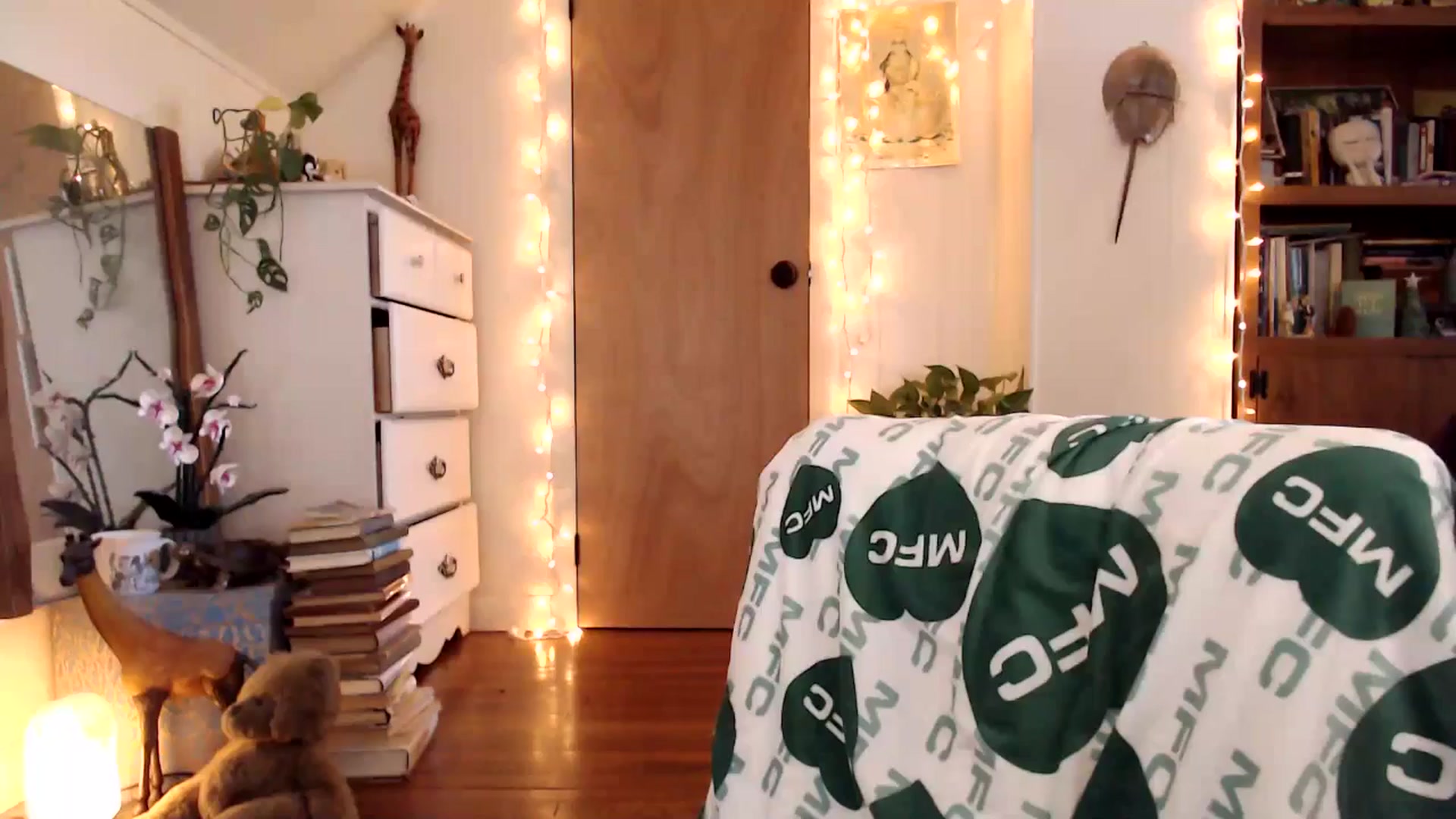 Gallery image thumbnail from WildflowerEm's myfreecams stream on, 04/26/2026, 21:43 image 9 of 20