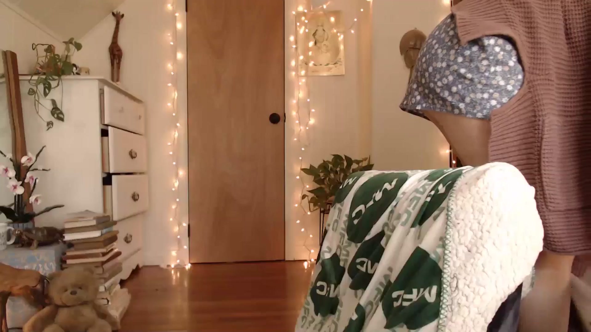 Gallery image thumbnail from WildflowerEm's myfreecams stream on, 04/29/2026, 19:15 image 6 of 20