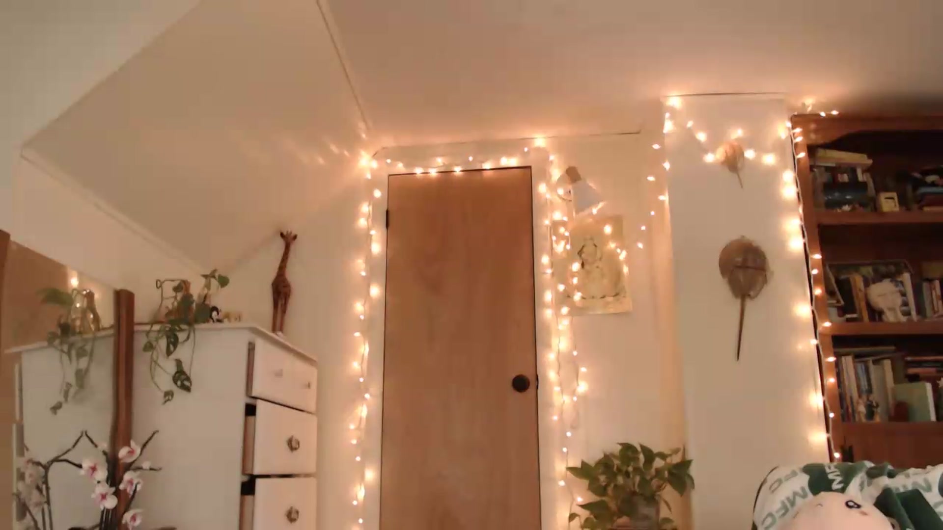 Gallery image thumbnail from WildflowerEm's myfreecams stream on, 04/30/2026, 19:10 image 4 of 20