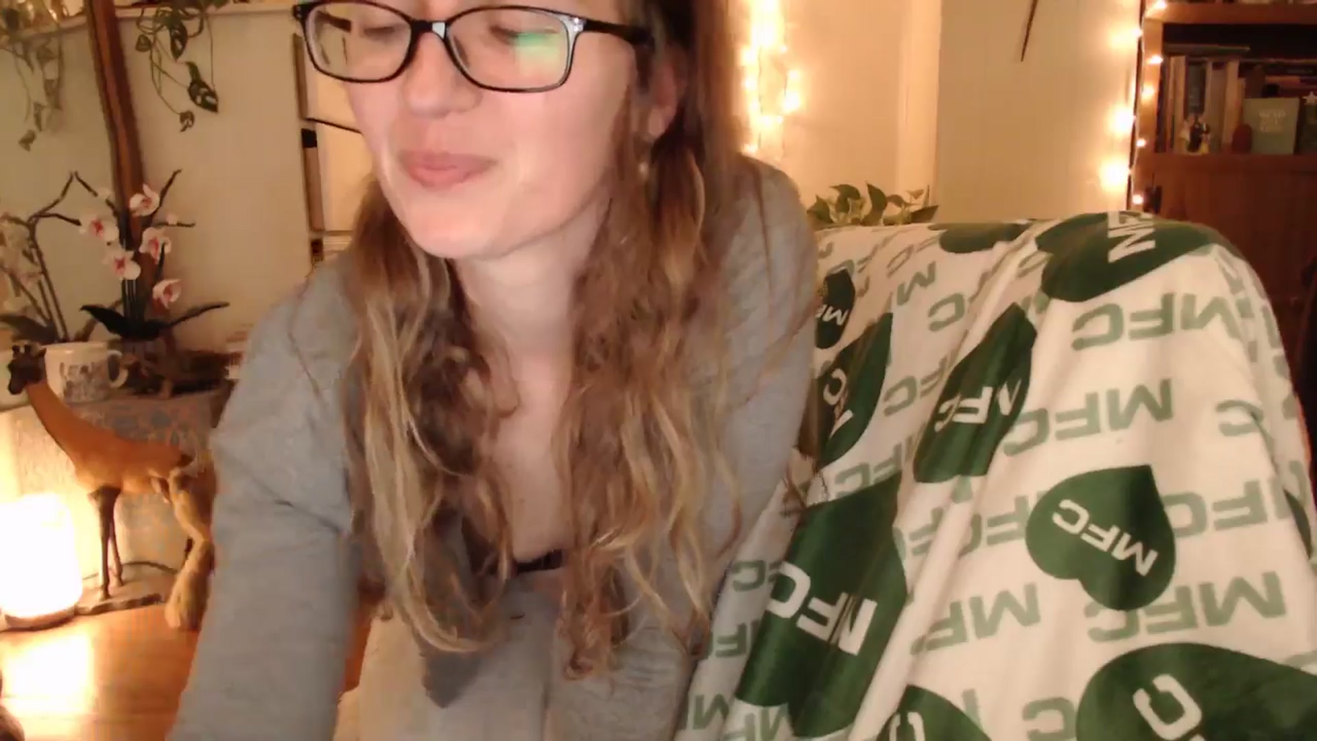 Gallery image thumbnail from WildflowerEm's myfreecams stream on, 05/09/2026, 23:17 image 10 of 20