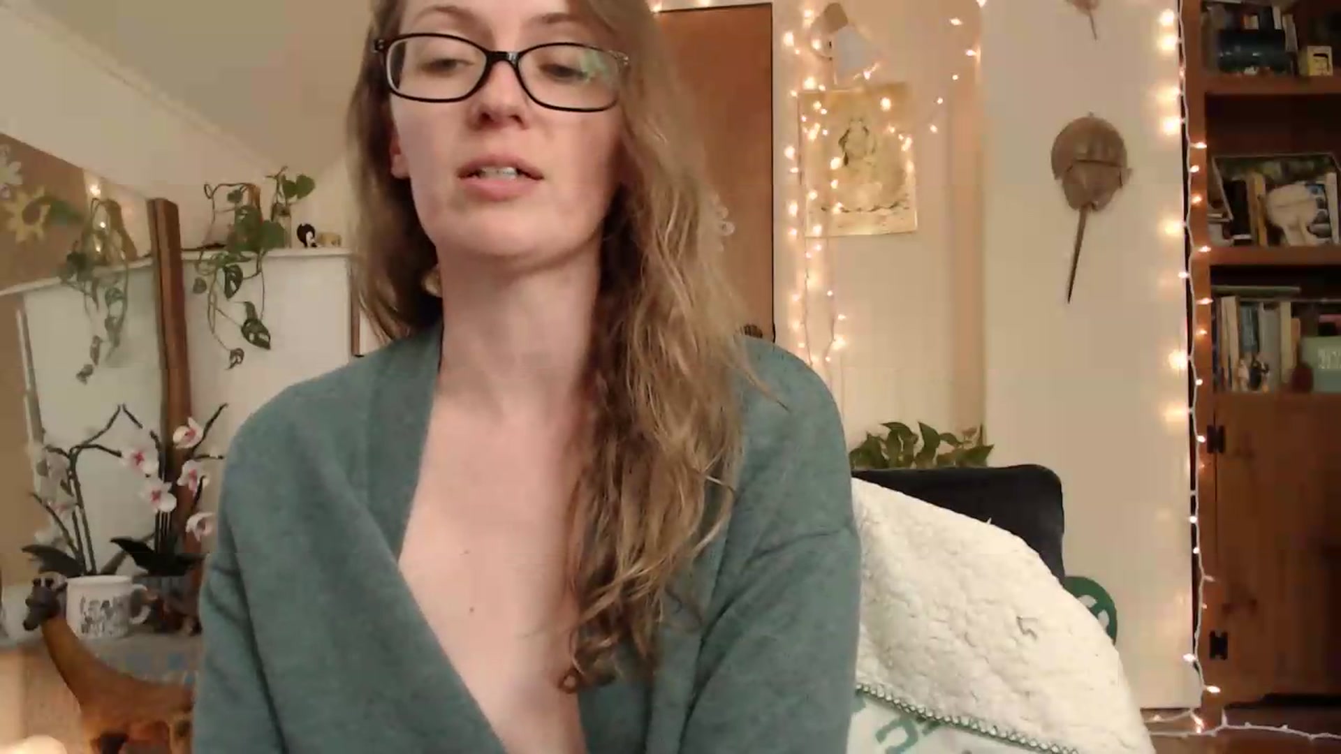 Gallery image thumbnail from WildflowerEm's myfreecams stream on, 05/13/2026, 19:05 image 18 of 20
