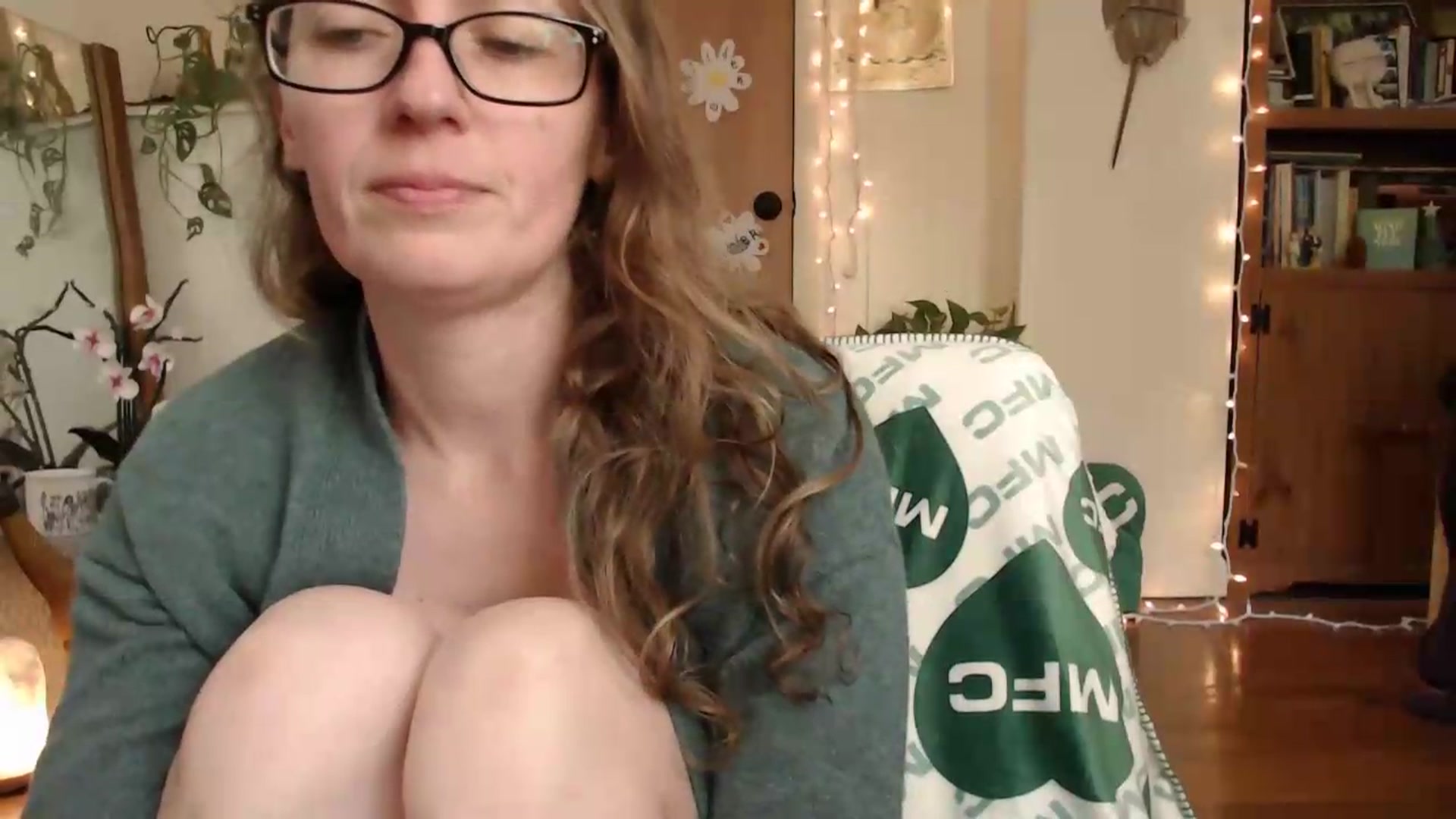 Gallery image thumbnail from WildflowerEm's myfreecams stream on, 05/13/2026, 19:05 image 4 of 20