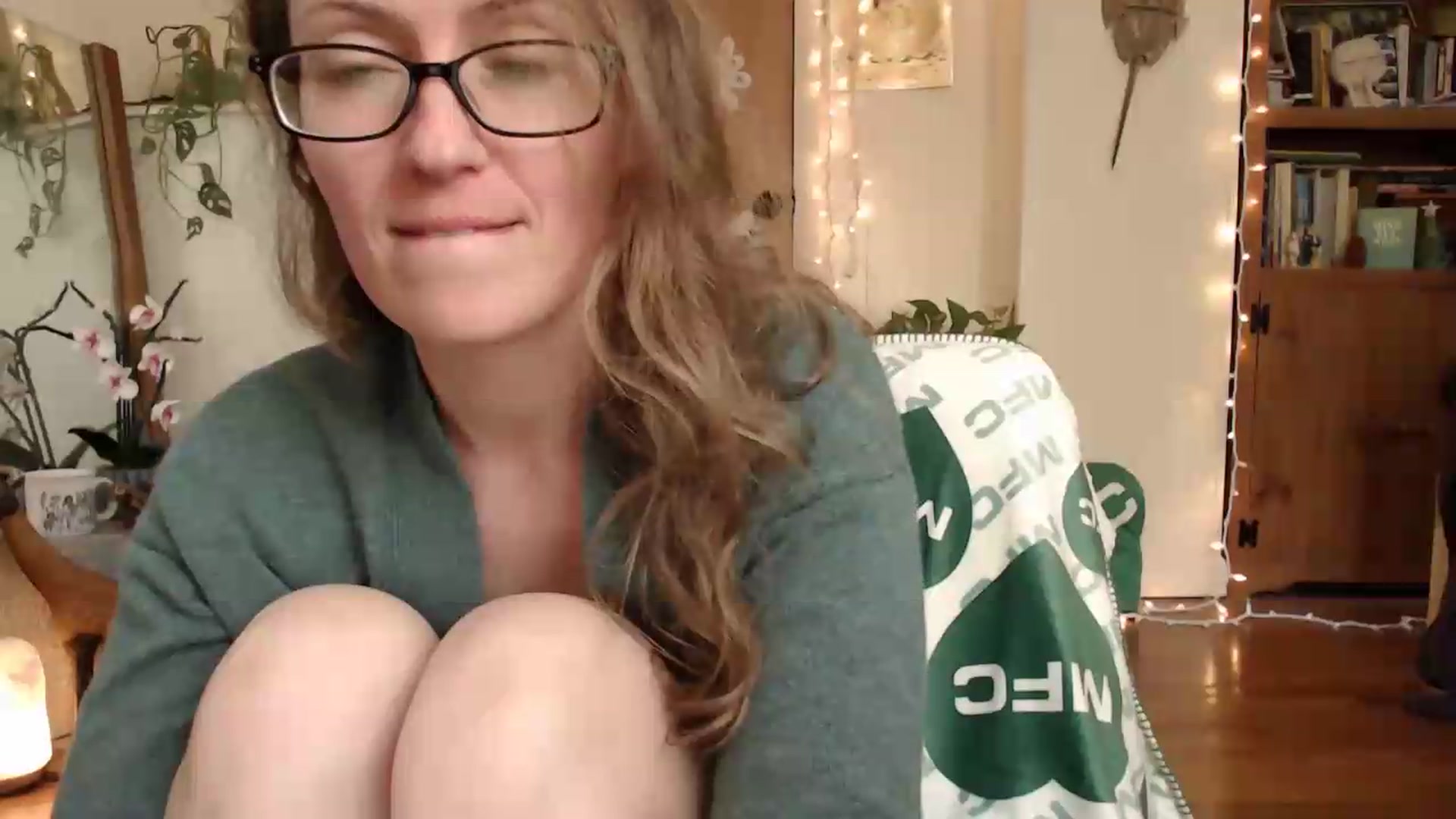 Gallery image thumbnail from WildflowerEm's myfreecams stream on, 05/13/2026, 19:05 image 5 of 20