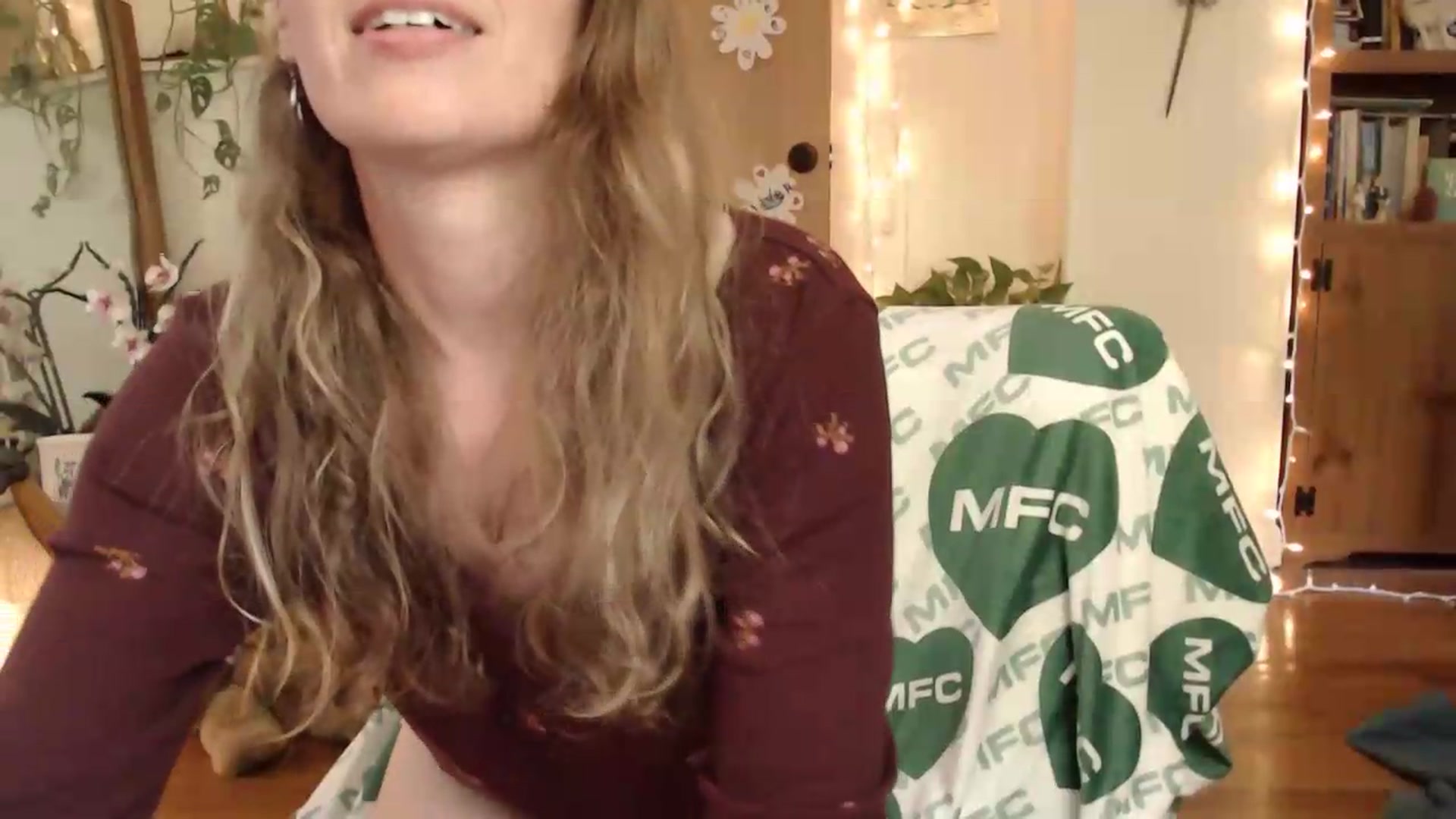 Gallery image thumbnail from WildflowerEm's myfreecams stream on, 05/15/2026, 18:49 image 3 of 20