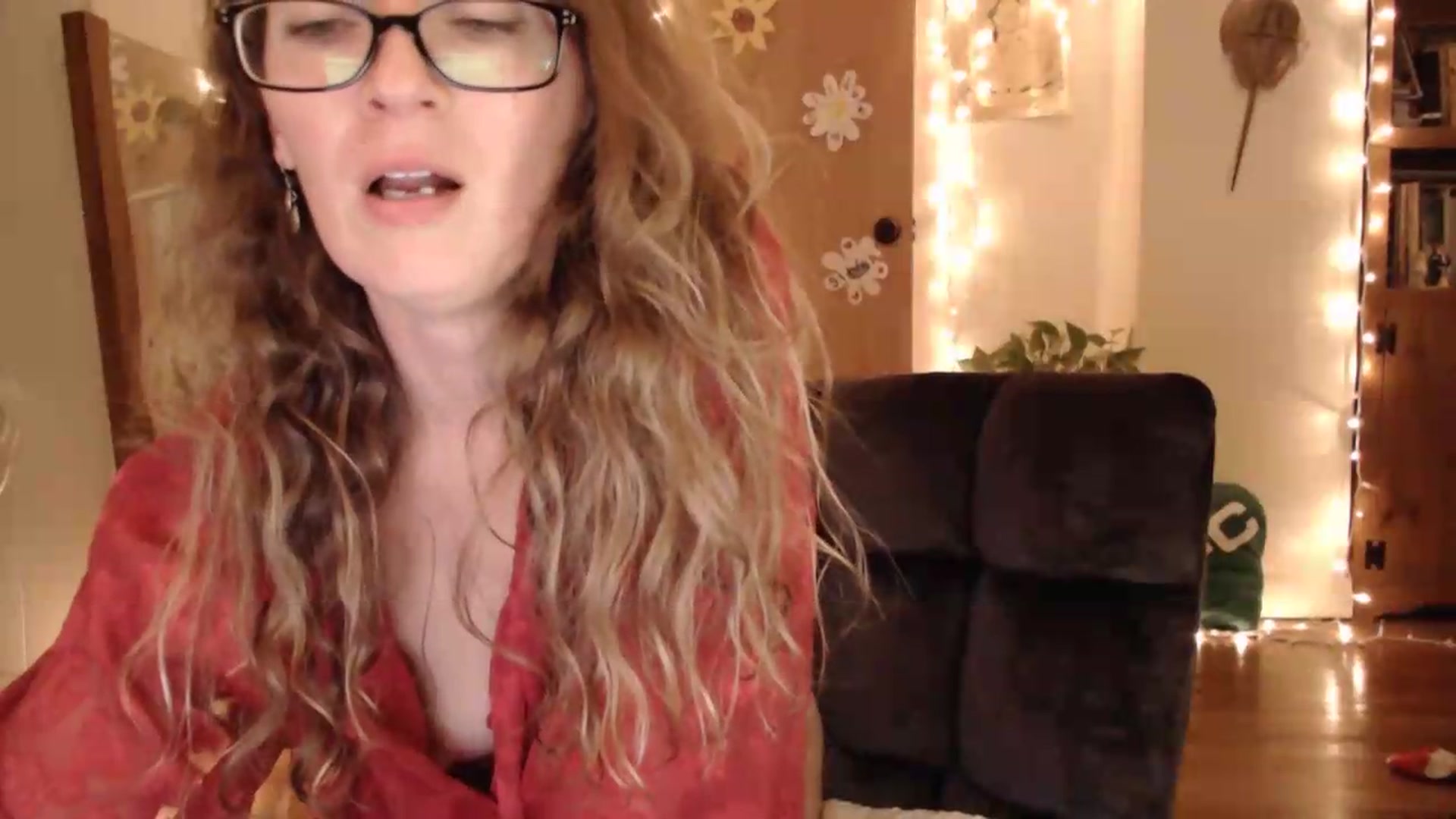 Gallery image thumbnail from WildflowerEm's myfreecams stream on, 05/31/2026, 02:08 image 19 of 20