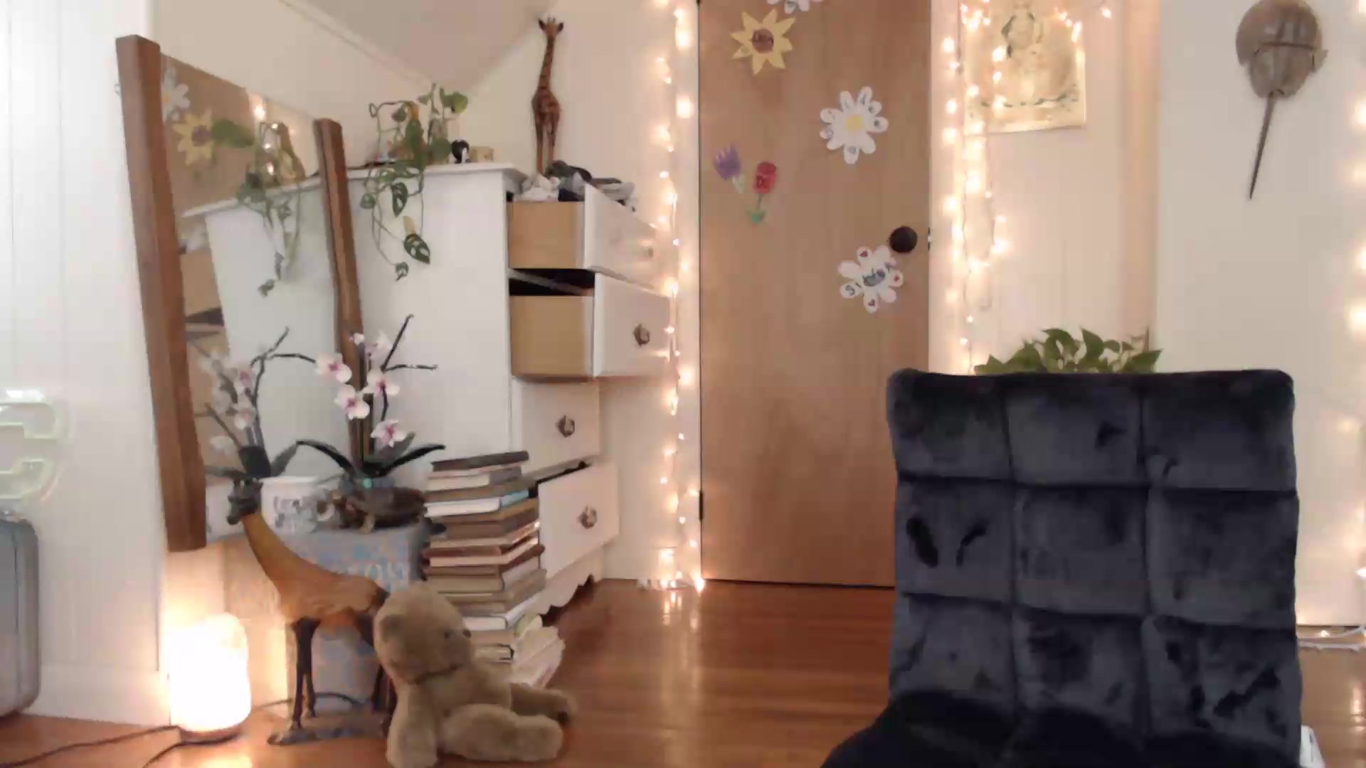 Gallery image thumbnail from WildflowerEm's myfreecams stream on, 06/05/2026, 19:23 image 12 of 20