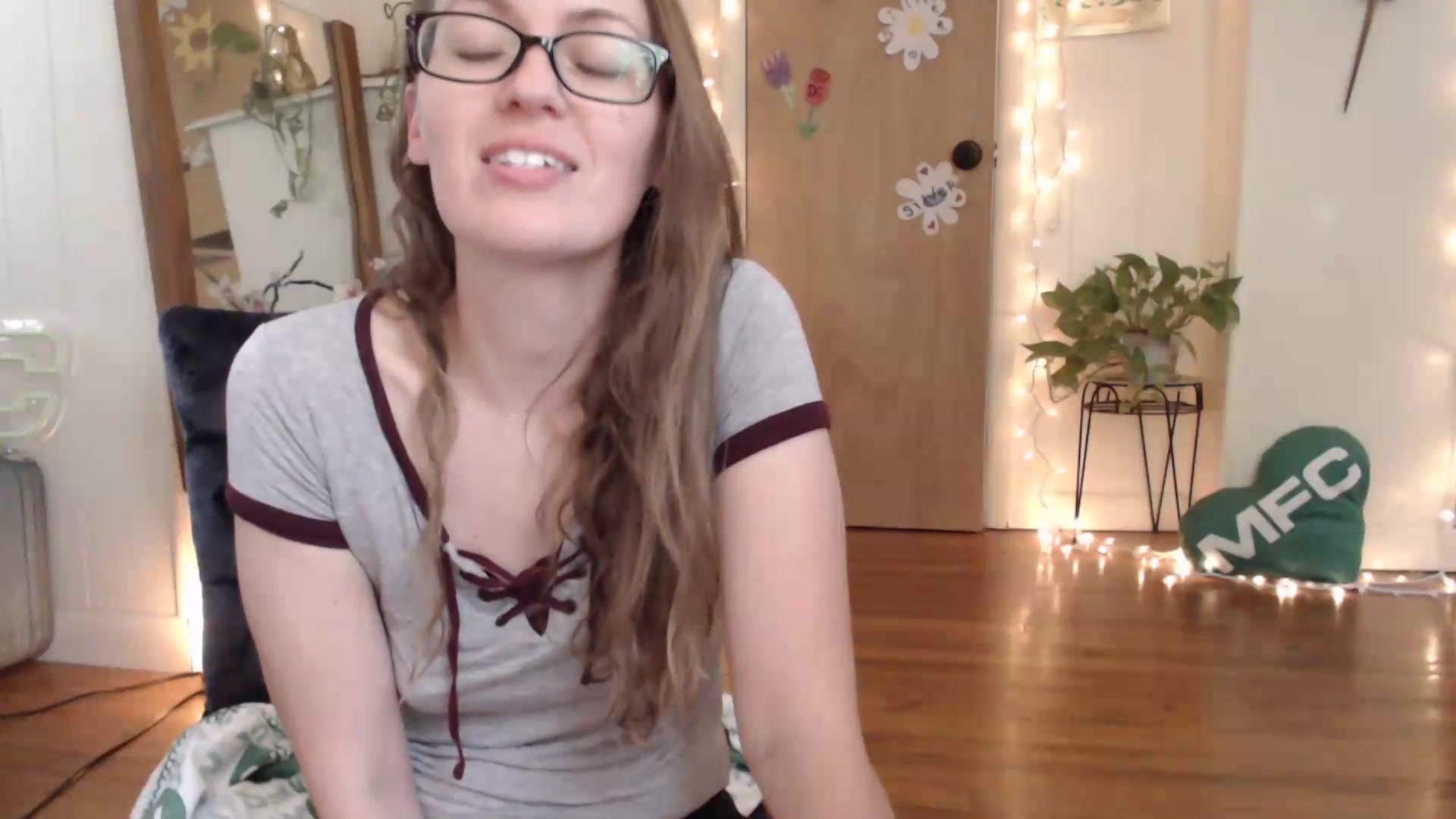 Gallery image thumbnail from WildflowerEm's myfreecams stream on, 06/05/2026, 19:23 image 8 of 20