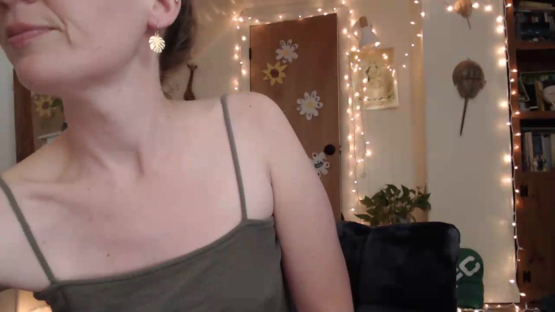 Gallery image thumbnail from WildflowerEm's myfreecams stream on, 06/25/2026, 18:15 image 8 of 20