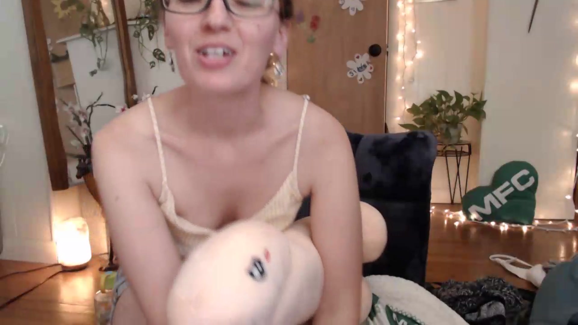 Gallery image thumbnail from WildflowerEm's myfreecams stream on, 06/25/2026, 18:15 image 12 of 20