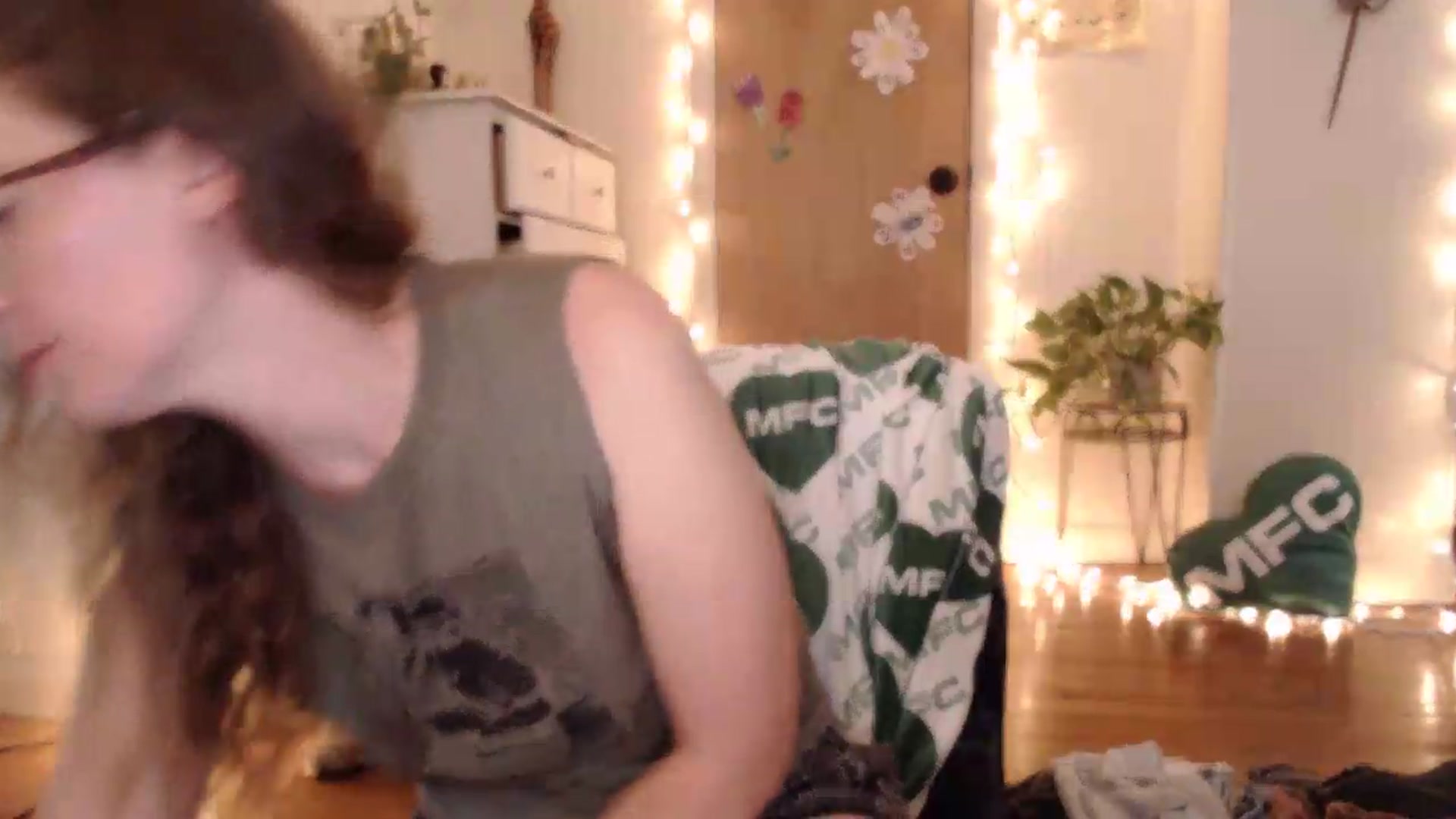 Gallery image thumbnail from WildflowerEm's myfreecams stream on, 06/28/2026, 21:32 image 3 of 20