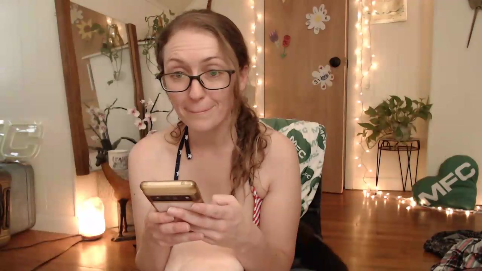 Gallery image thumbnail from WildflowerEm's myfreecams stream on, 06/29/2026, 18:03 image 11 of 20