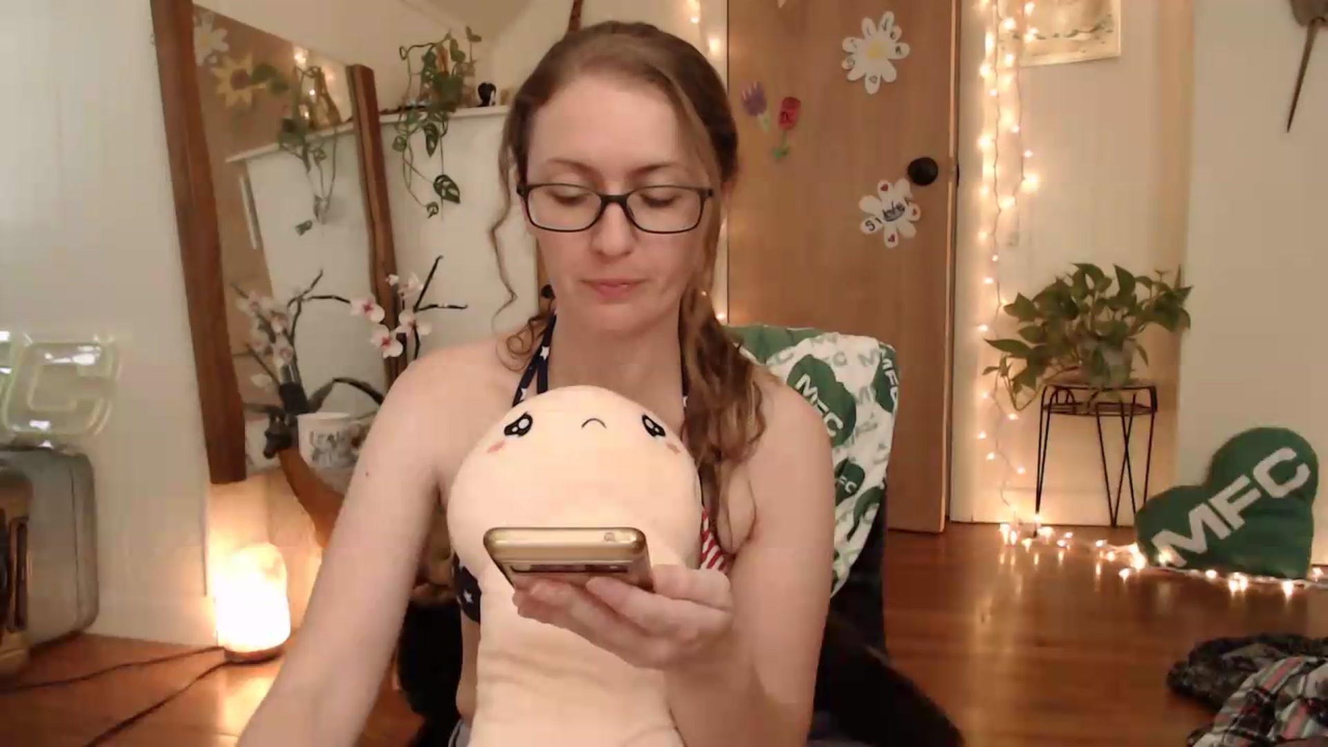 Gallery image thumbnail from WildflowerEm's myfreecams stream on, 06/29/2026, 18:03 image 12 of 20