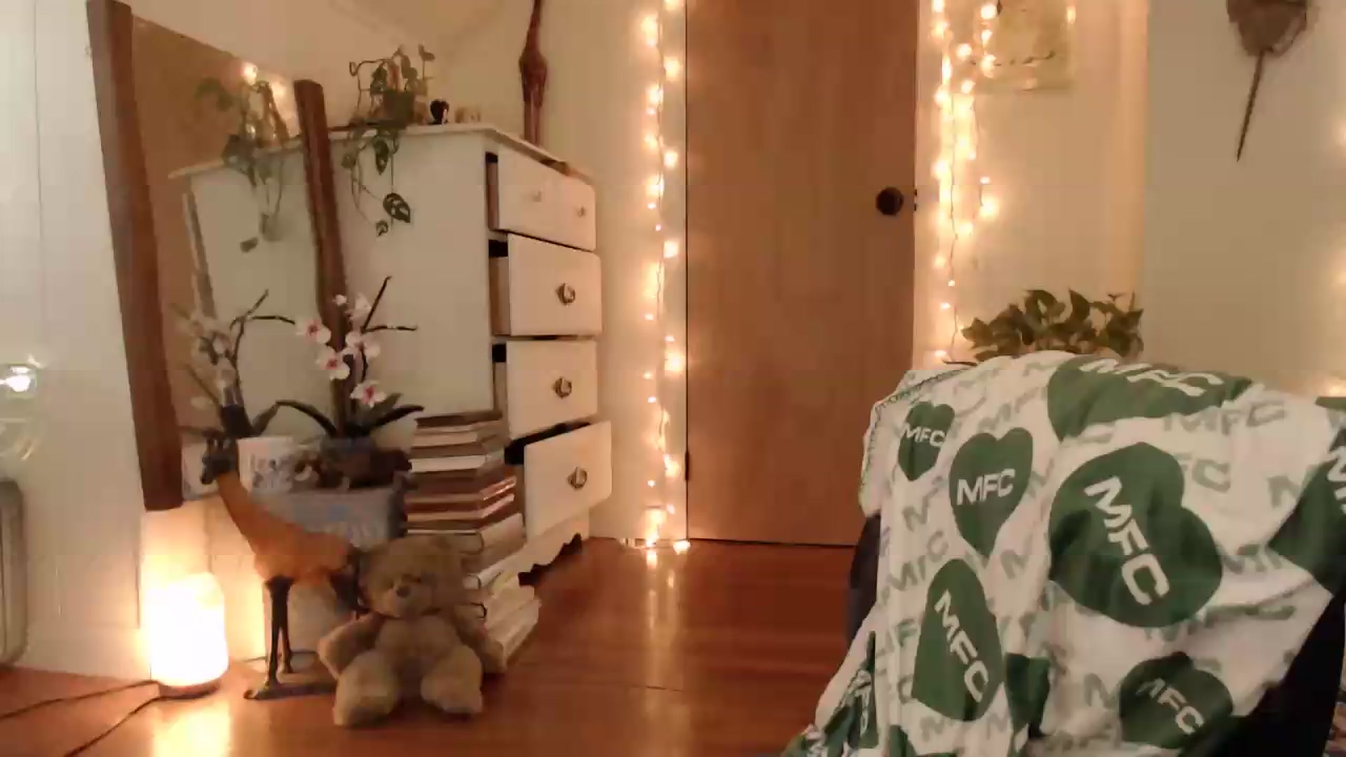 Gallery image thumbnail from WildflowerEm's myfreecams stream on, 07/05/2026, 22:05 image 8 of 20