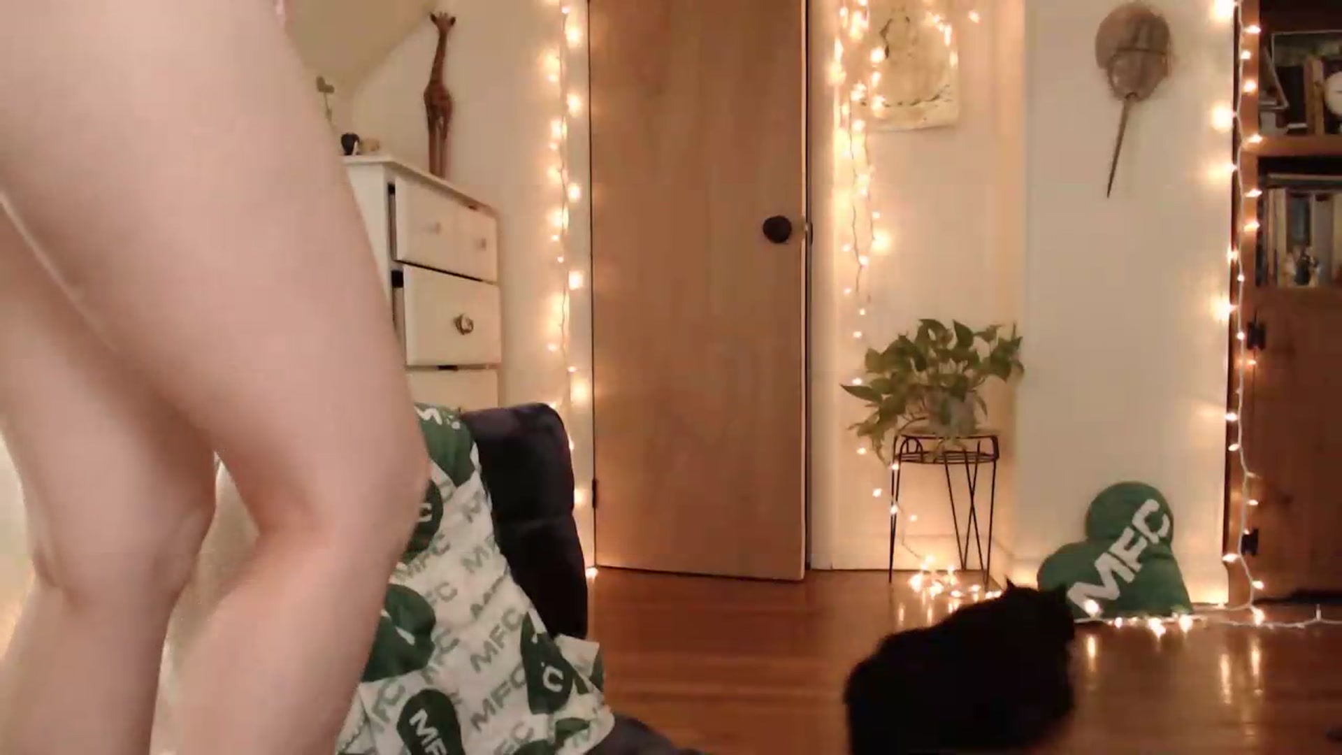 Gallery image thumbnail from WildflowerEm's myfreecams stream on, 07/19/2026, 21:49 image 12 of 20