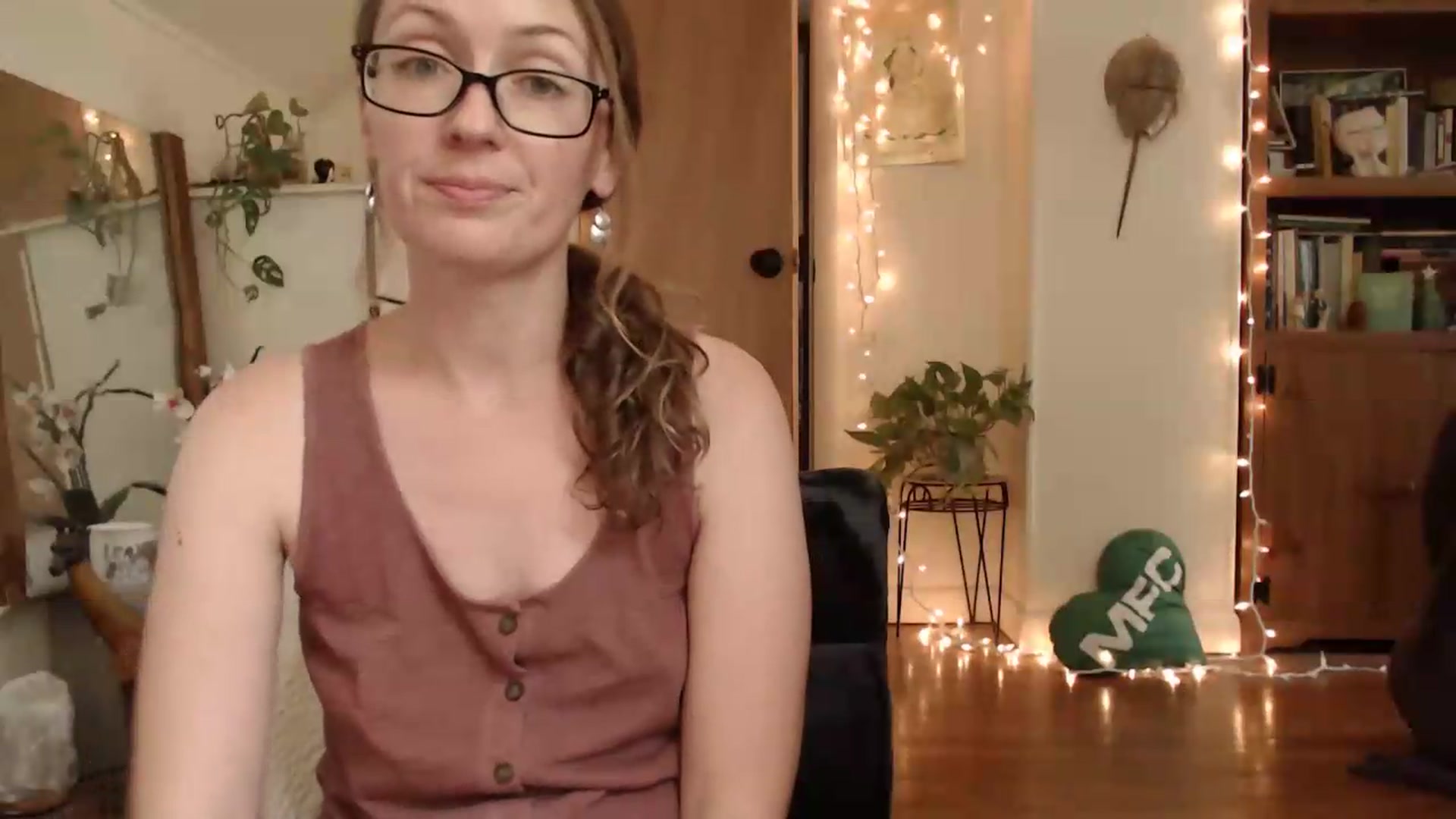 Gallery image thumbnail from WildflowerEm's myfreecams stream on, 07/21/2026, 16:04 image 6 of 20