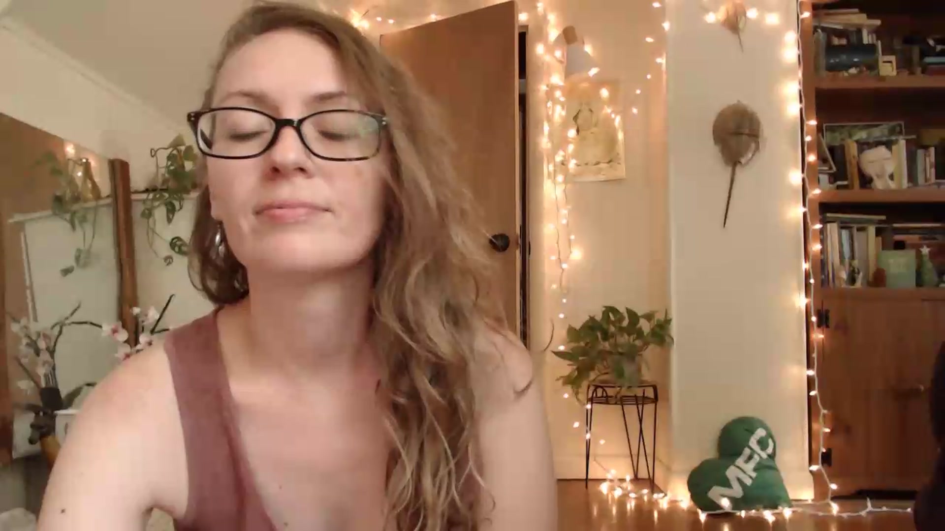 Gallery image thumbnail from WildflowerEm's myfreecams stream on, 07/21/2026, 16:04 image 3 of 20