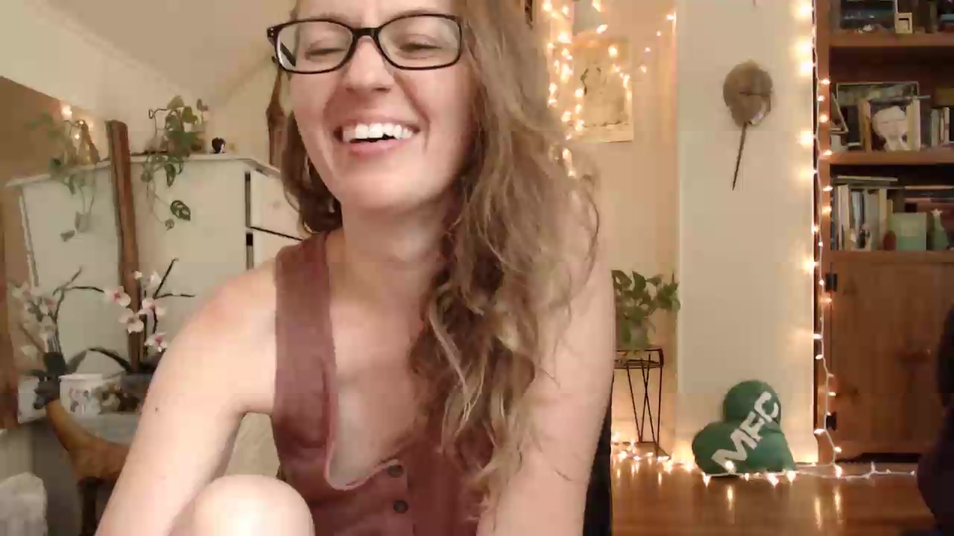Gallery image thumbnail from WildflowerEm's myfreecams stream on, 07/21/2026, 16:04 image 4 of 20