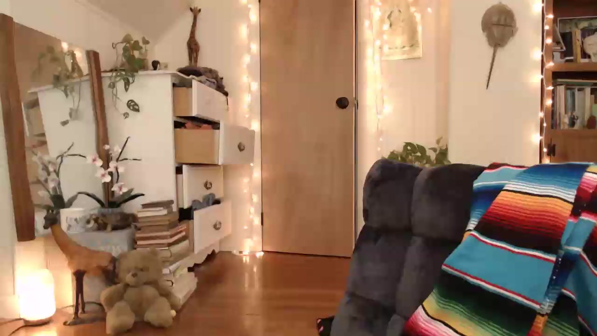 Gallery image thumbnail from WildflowerEm's myfreecams stream on, 08/05/2026, 17:36 image 13 of 20