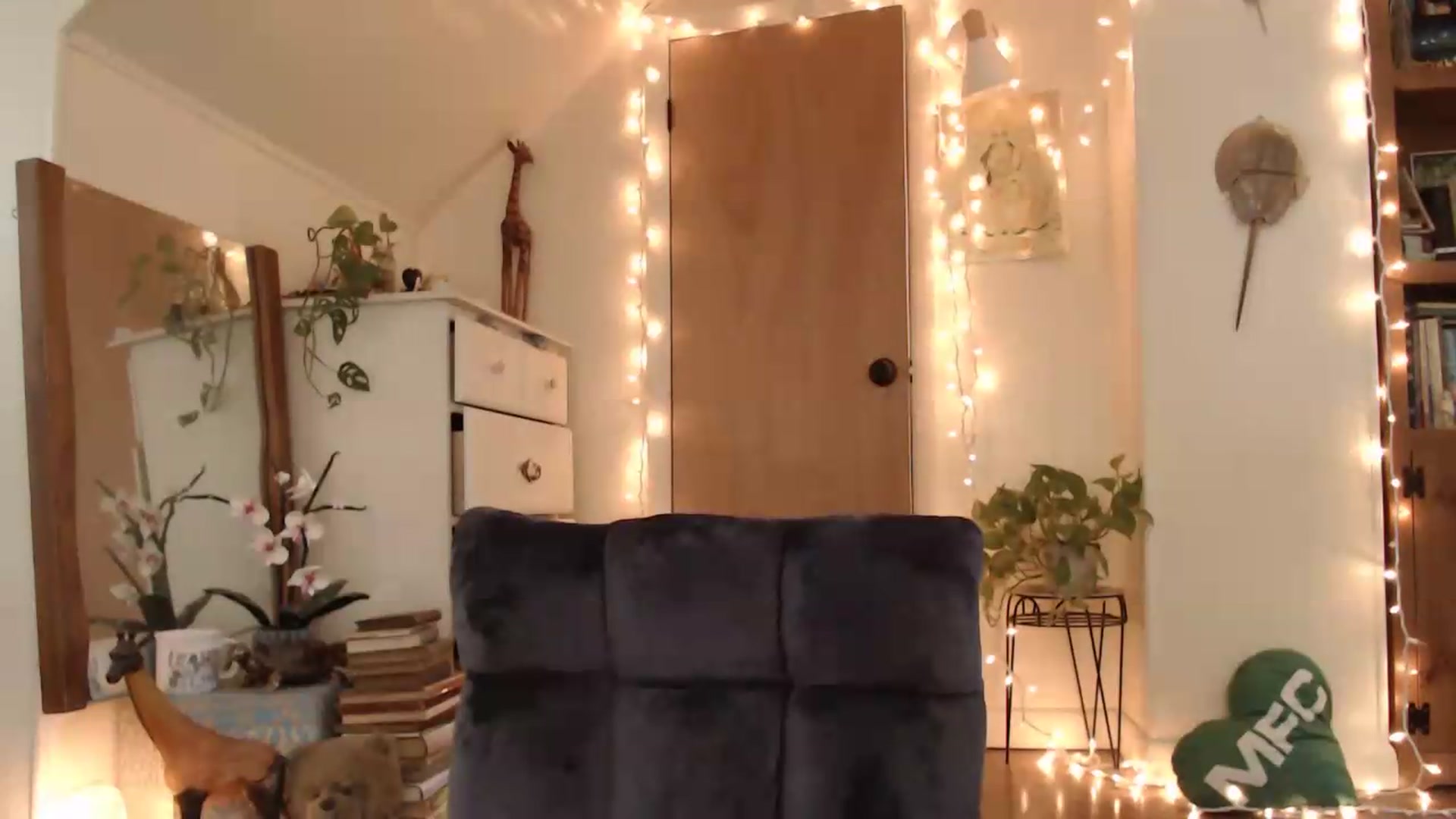 Gallery image thumbnail from WildflowerEm's myfreecams stream on, 08/16/2026, 19:26 image 18 of 20