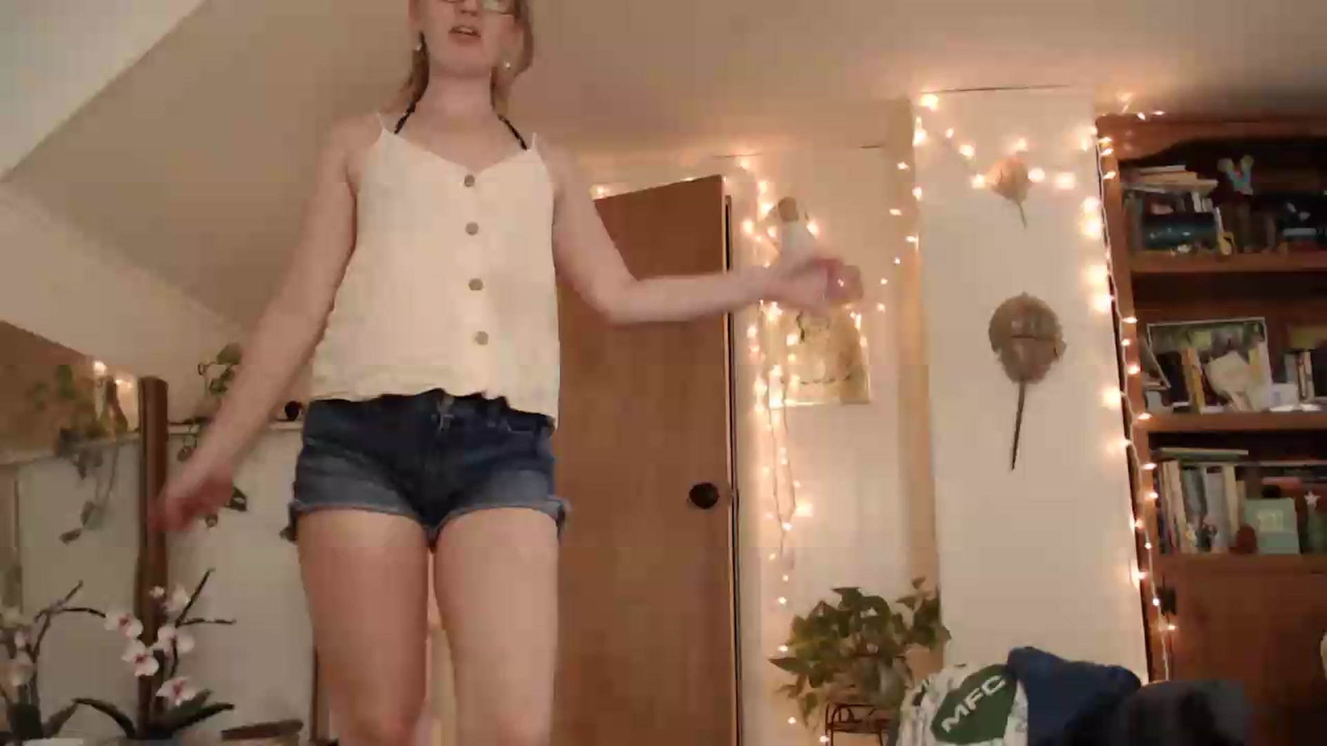 Gallery image thumbnail from WildflowerEm's myfreecams stream on, 08/28/2026, 19:12 image 3 of 20