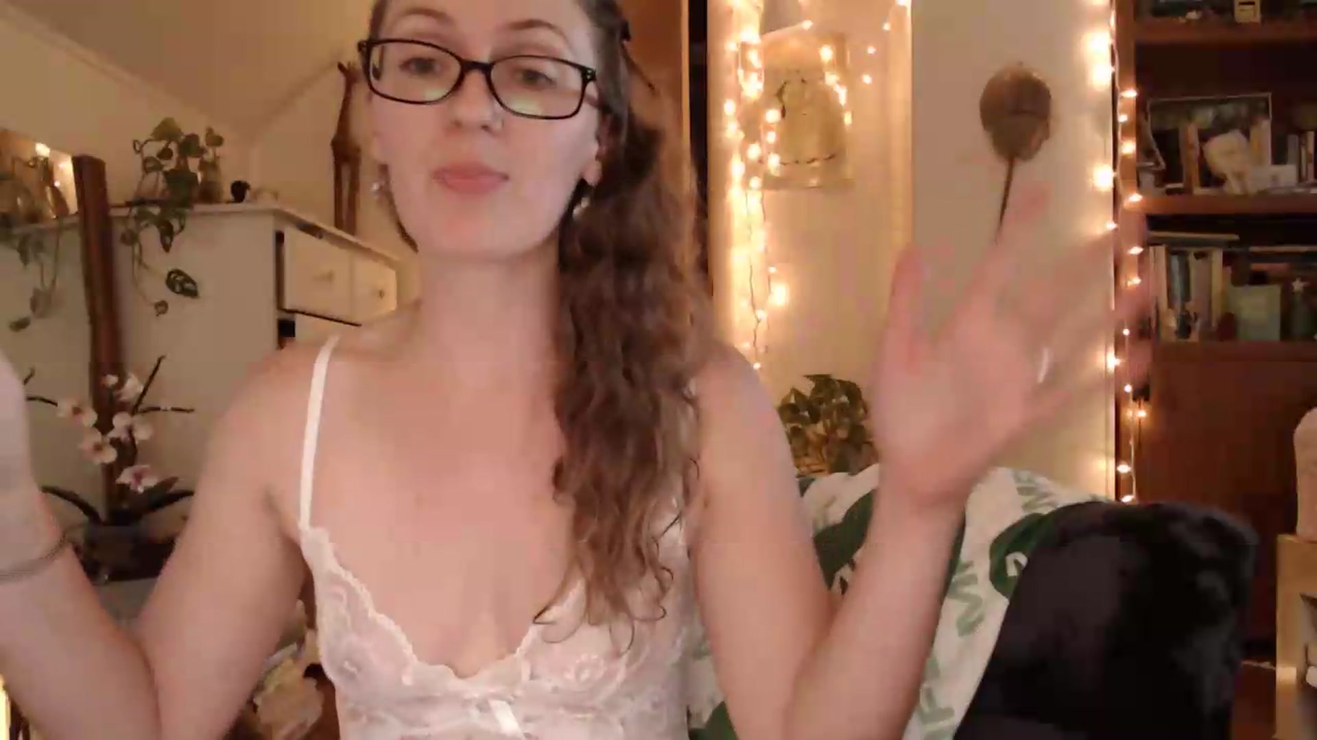 Gallery image thumbnail from WildflowerEm's myfreecams stream on, 08/30/2026, 24:02 image 5 of 20