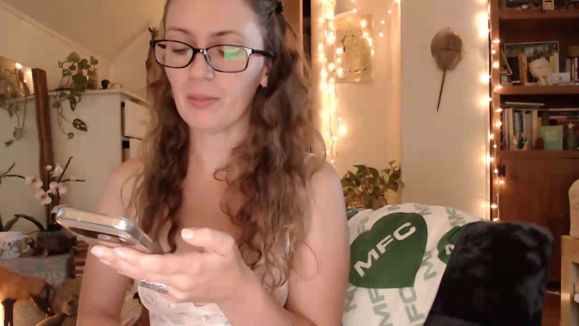 Gallery image thumbnail from WildflowerEm's myfreecams stream on, 08/30/2026, 24:02 image 4 of 20