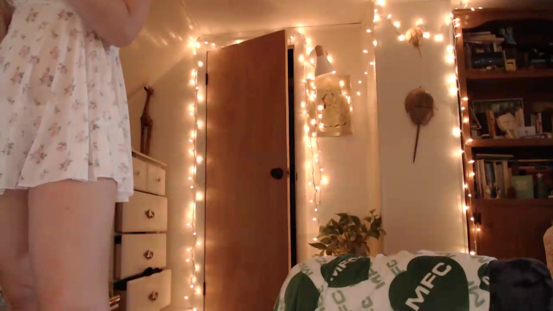 Gallery image thumbnail from WildflowerEm's myfreecams stream on, 08/30/2026, 24:02 image 9 of 20