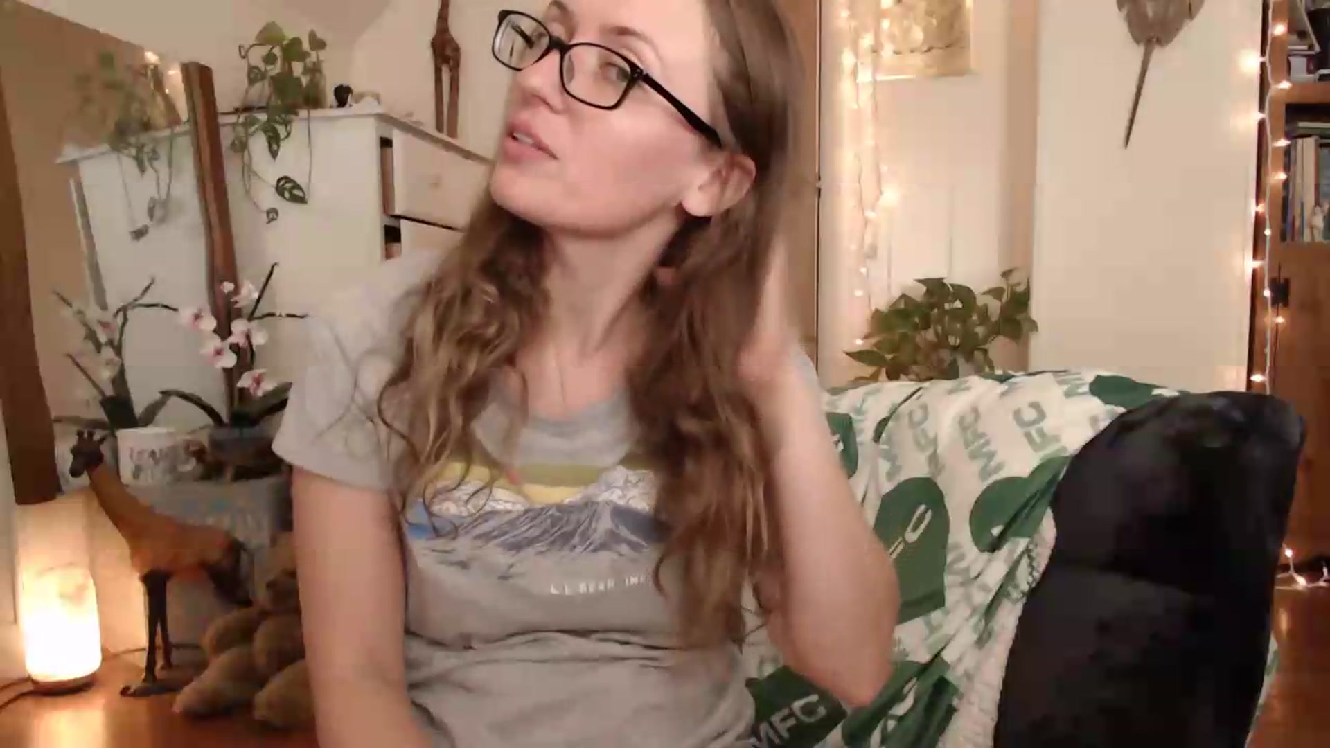Gallery image thumbnail from WildflowerEm's myfreecams stream on, 08/31/2026, 18:25 image 7 of 20