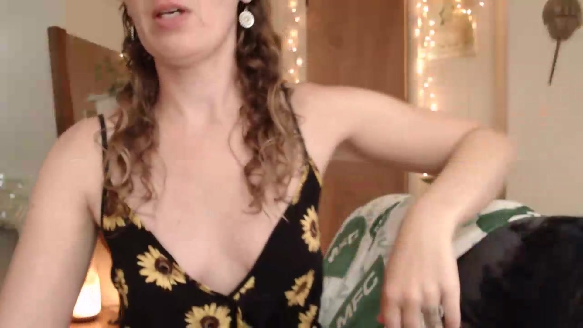 Gallery image thumbnail from WildflowerEm's myfreecams stream on, 09/04/2026, 19:14 image 5 of 20