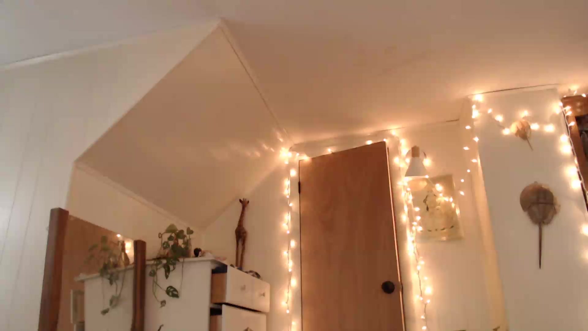 Gallery image thumbnail from WildflowerEm's myfreecams stream on, 09/04/2026, 19:14 image 15 of 20