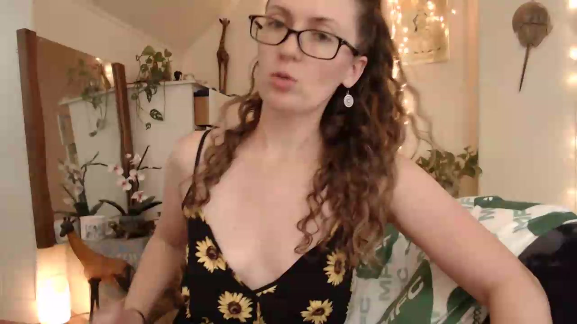 Gallery image thumbnail from WildflowerEm's myfreecams stream on, 09/04/2026, 19:14 image 10 of 20