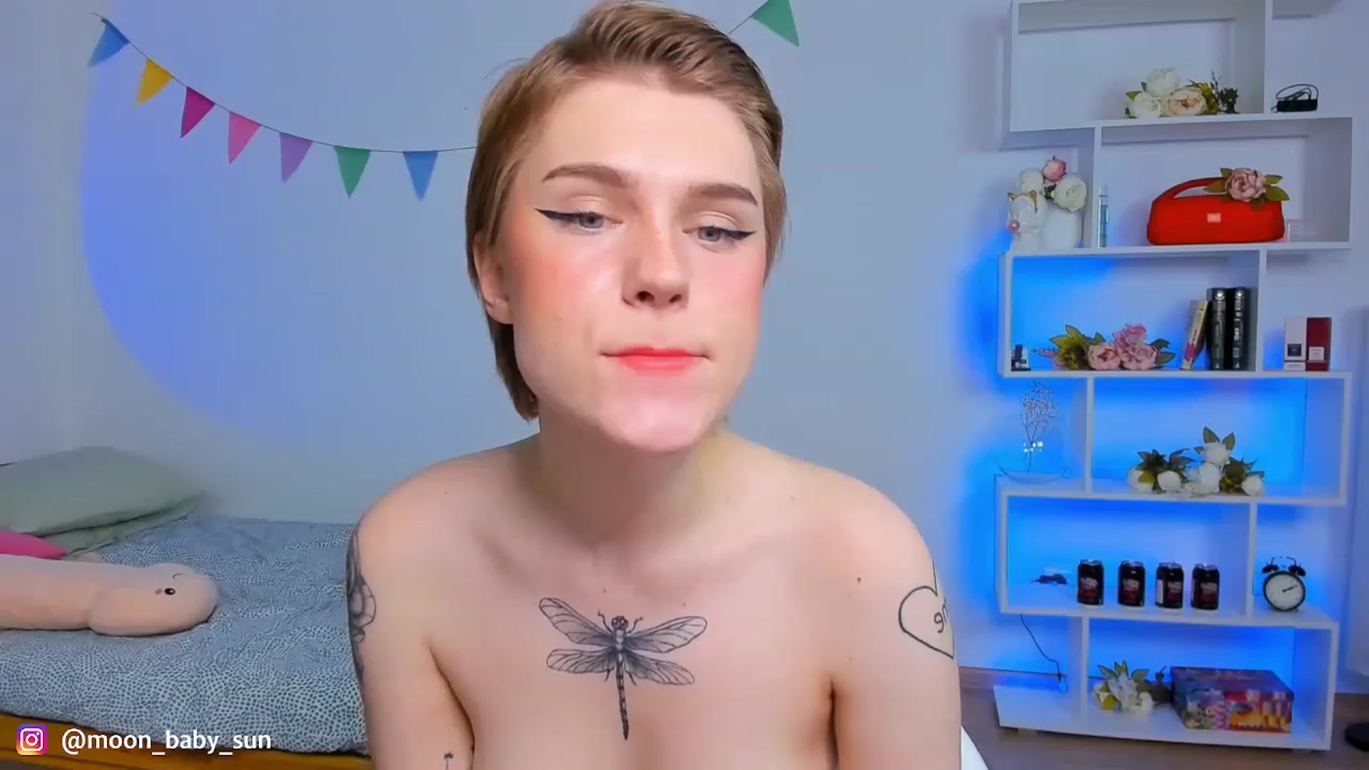 Gallery image thumbnail from WilsonViolet's myfreecams stream on, 11/18/2022, 09:11 image 10 of 20