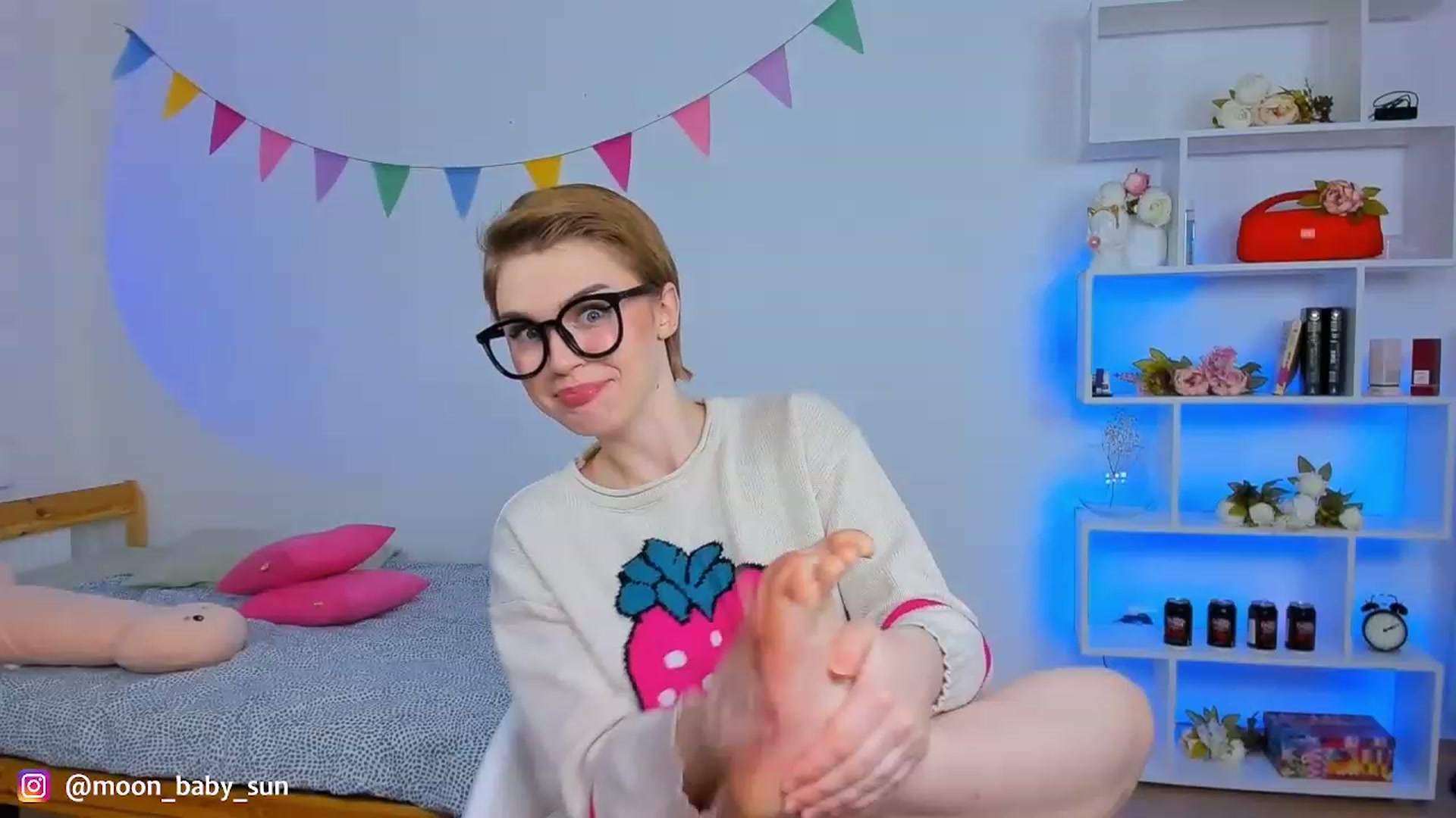 Gallery image thumbnail from WilsonViolet's myfreecams stream on, 11/18/2022, 11:20 image 15 of 20