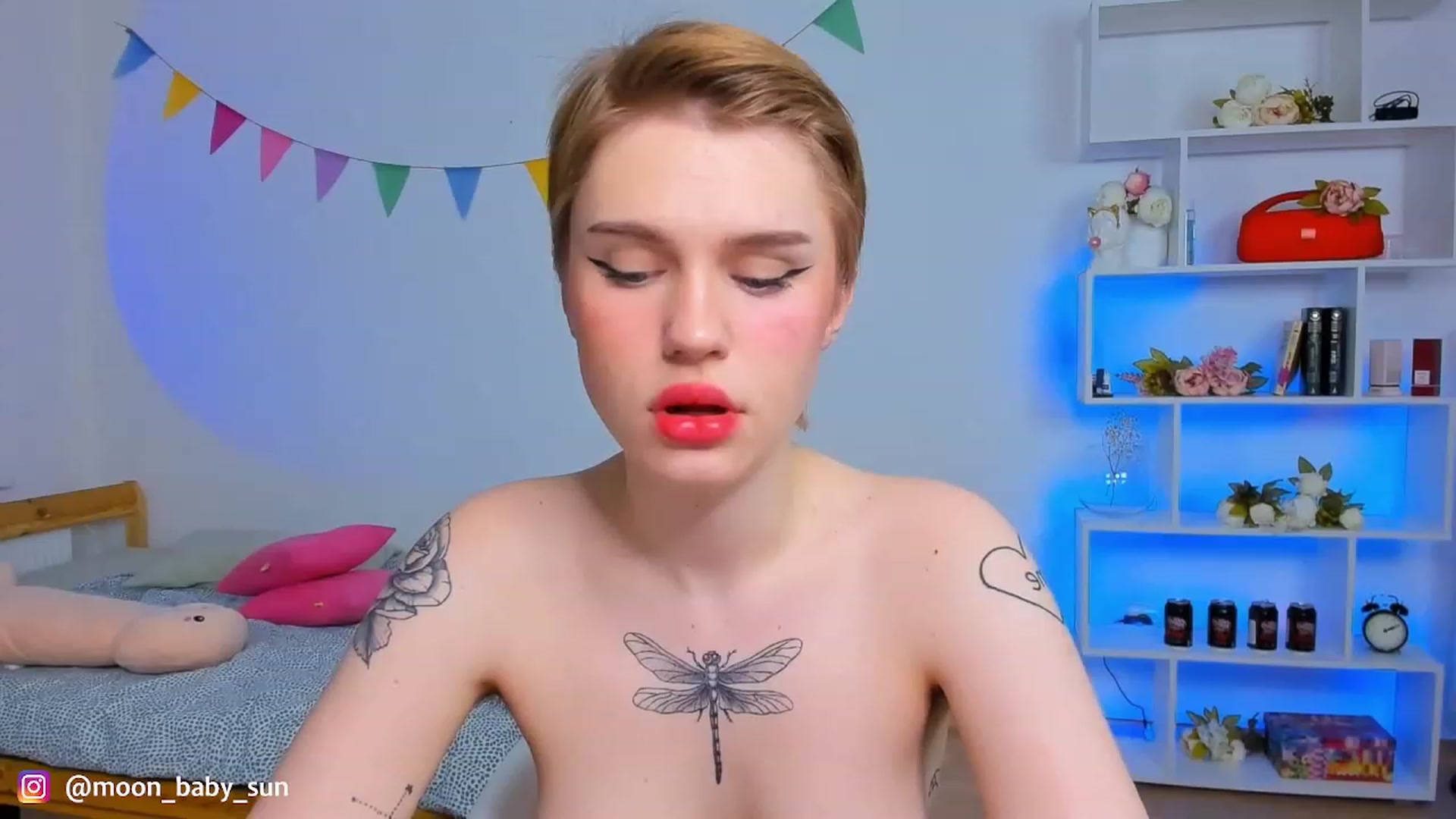 Gallery image thumbnail from WilsonViolet's myfreecams stream on, 11/18/2022, 11:20 image 17 of 20