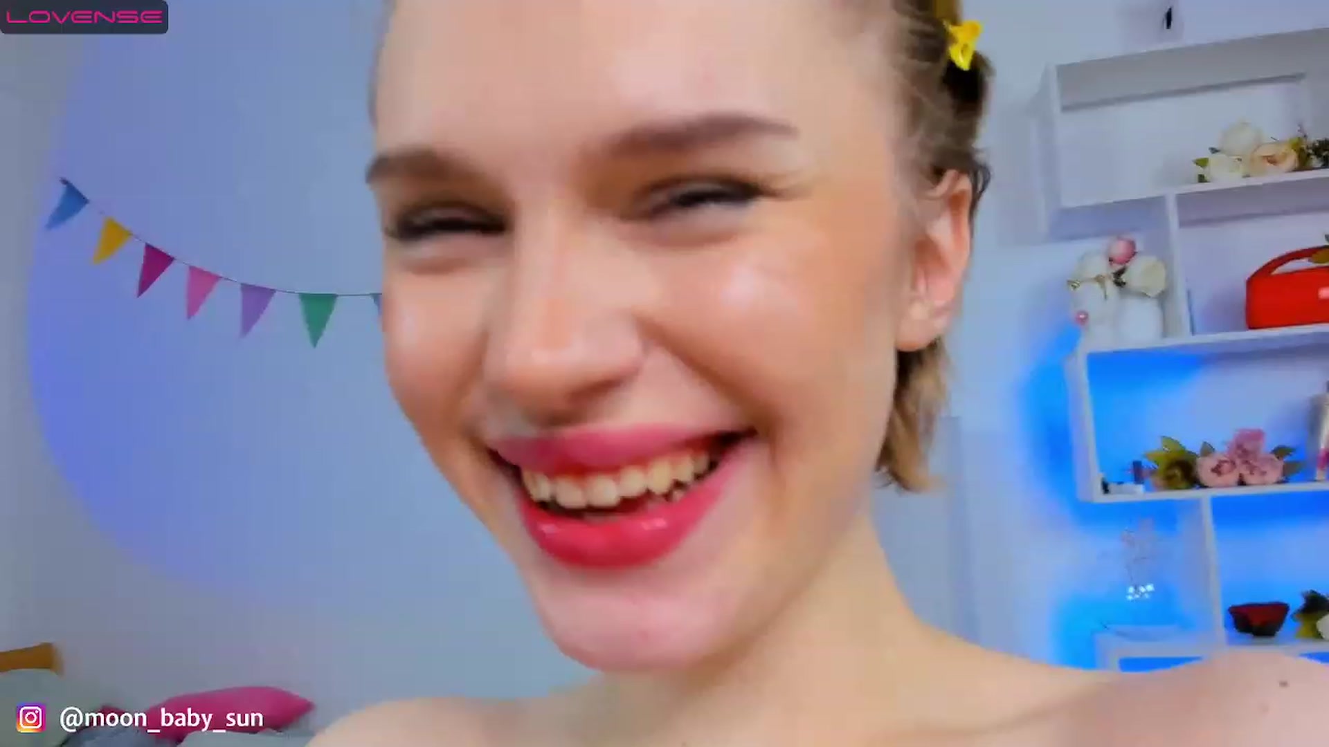 Gallery image thumbnail from WilsonViolet's myfreecams stream on, 11/19/2022, 07:25 image 17 of 20