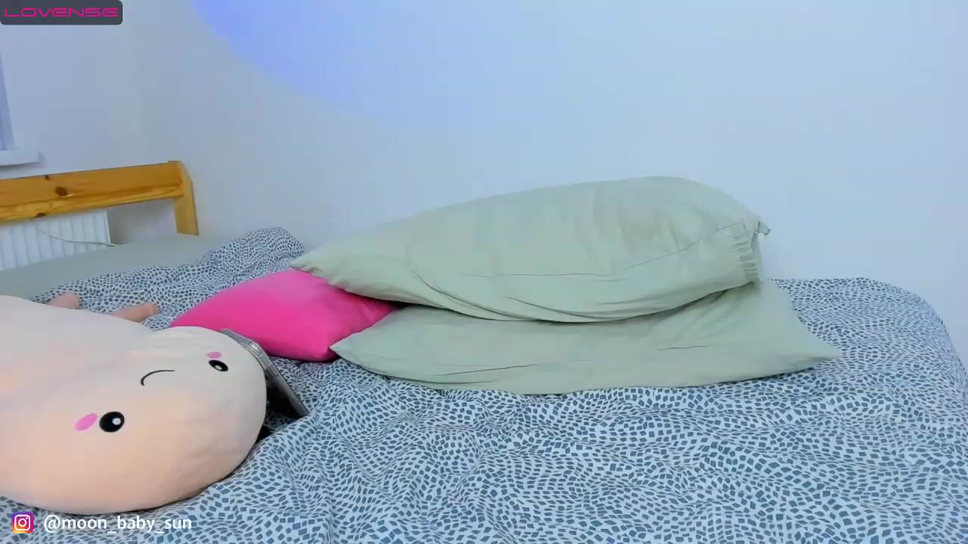 Gallery image thumbnail from WilsonViolet's myfreecams stream on, 11/19/2022, 07:25 image 4 of 20