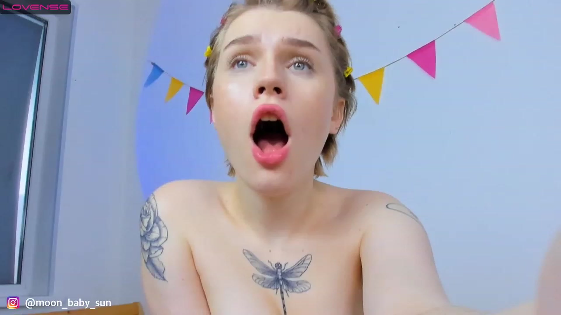 Gallery image thumbnail from WilsonViolet's myfreecams stream on, 11/19/2022, 08:49 image 2 of 20