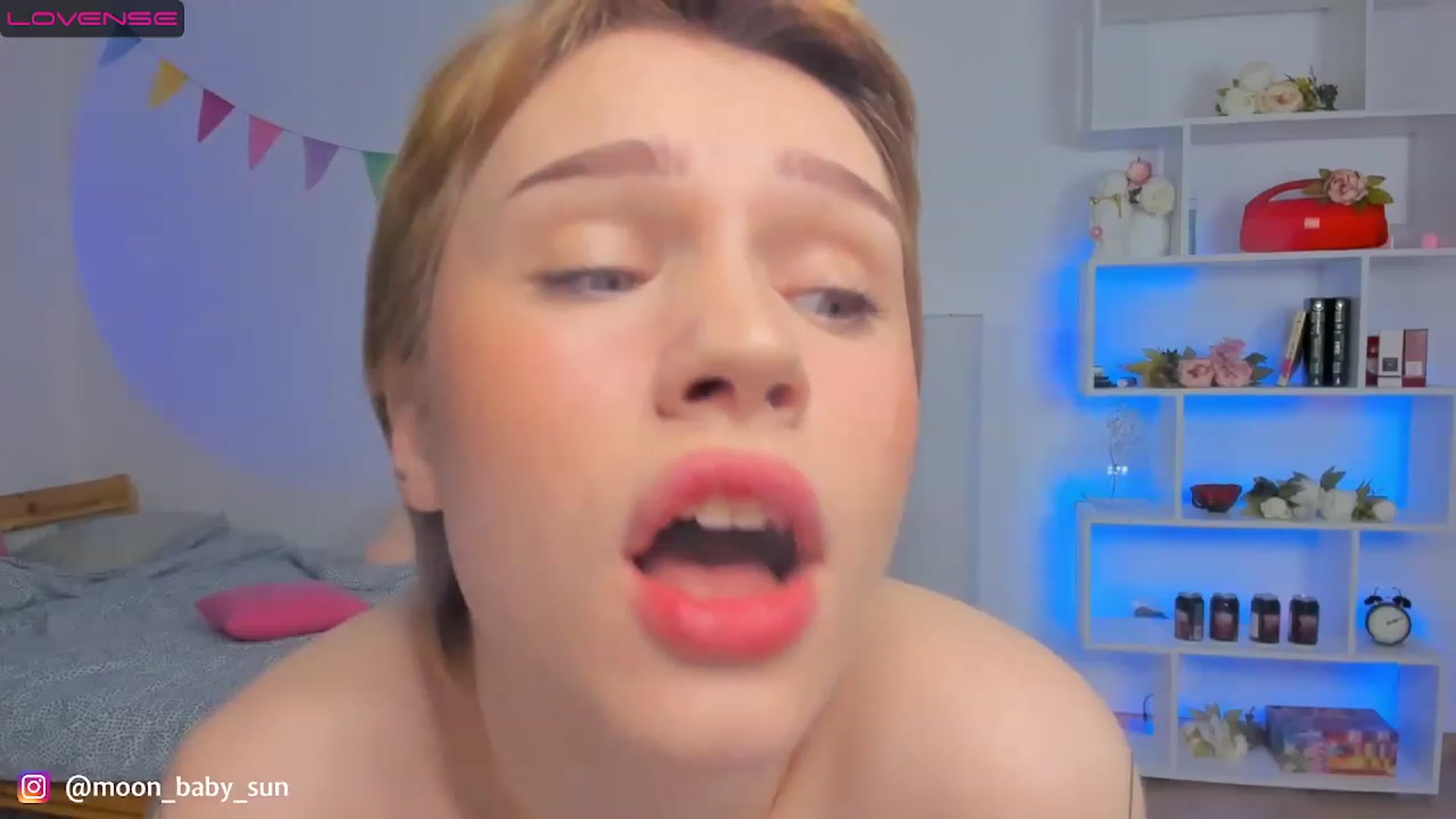 Gallery image thumbnail from WilsonViolet's myfreecams stream on, 11/23/2022, 06:27 image 11 of 20