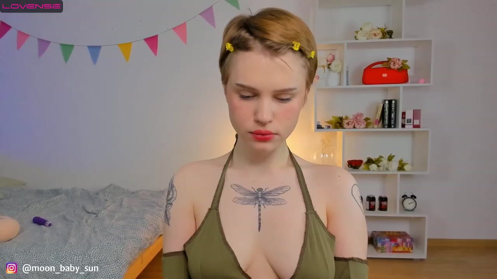 Gallery image thumbnail from WilsonViolet's myfreecams stream on, 11/23/2022, 09:42 image 12 of 20